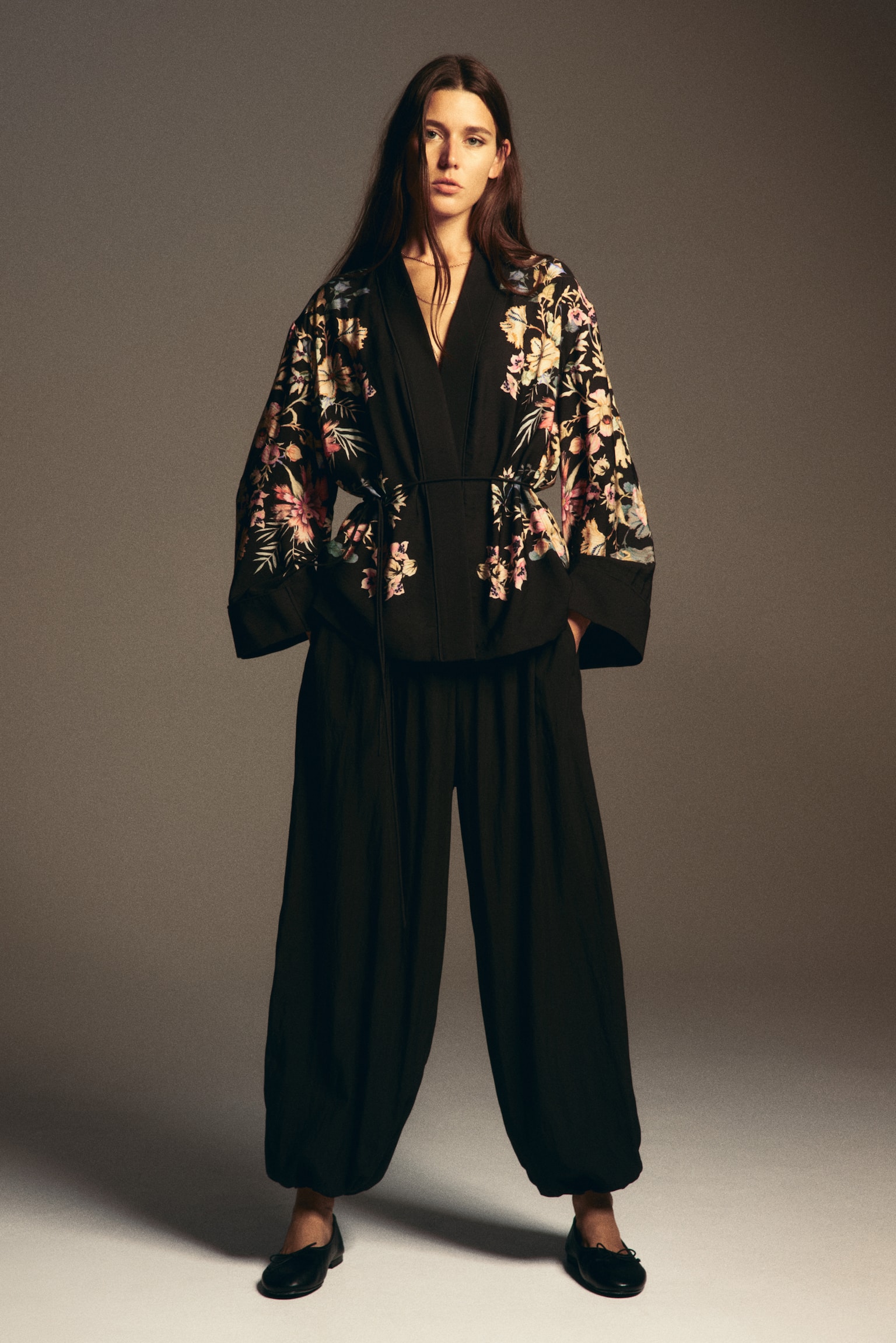 Casual Wrap Jacket - Black/floral - 6