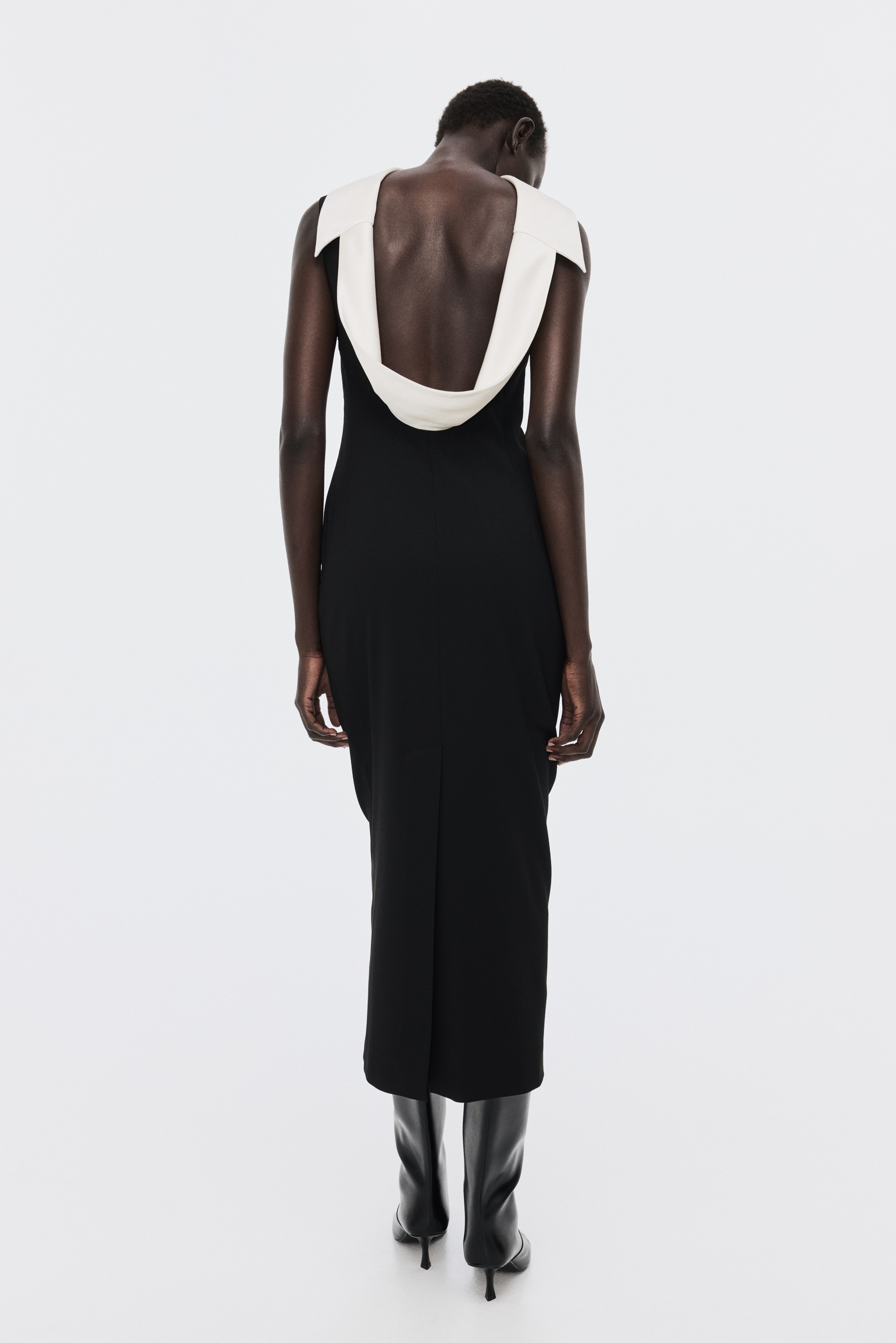 Moda Damska - Sukienka z odkrytymi plecami Czarny/Biały - Size: 34  - H&M