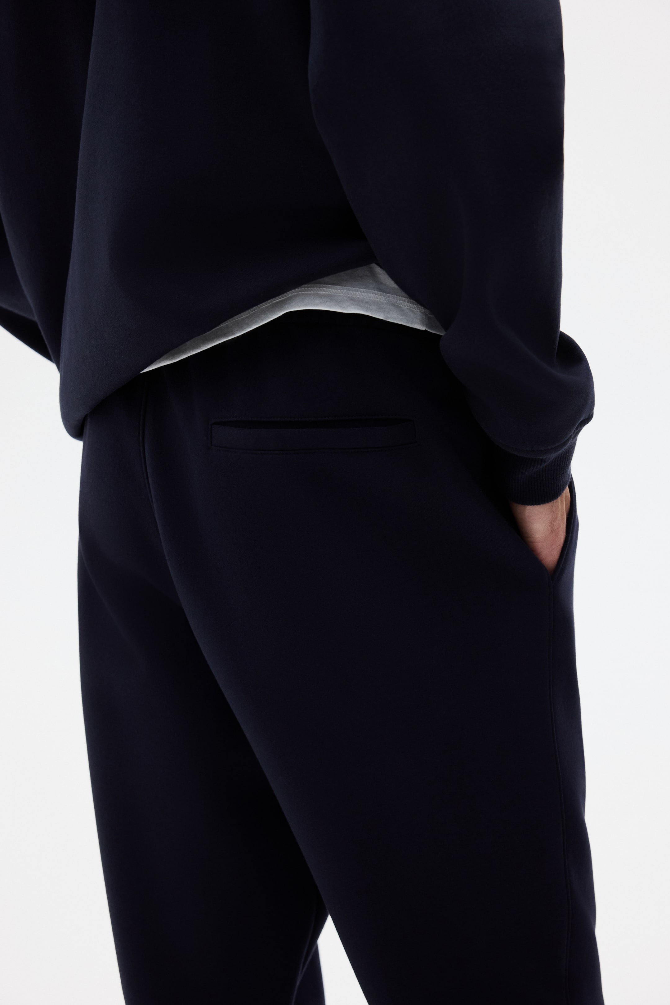 拡大画像を表示: レギュラーフィット スウェットパンツ - ダークブルー - Men | H&M JP 4