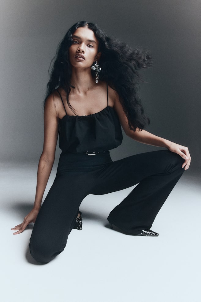 Flared belt-detail trousers - Black - 1