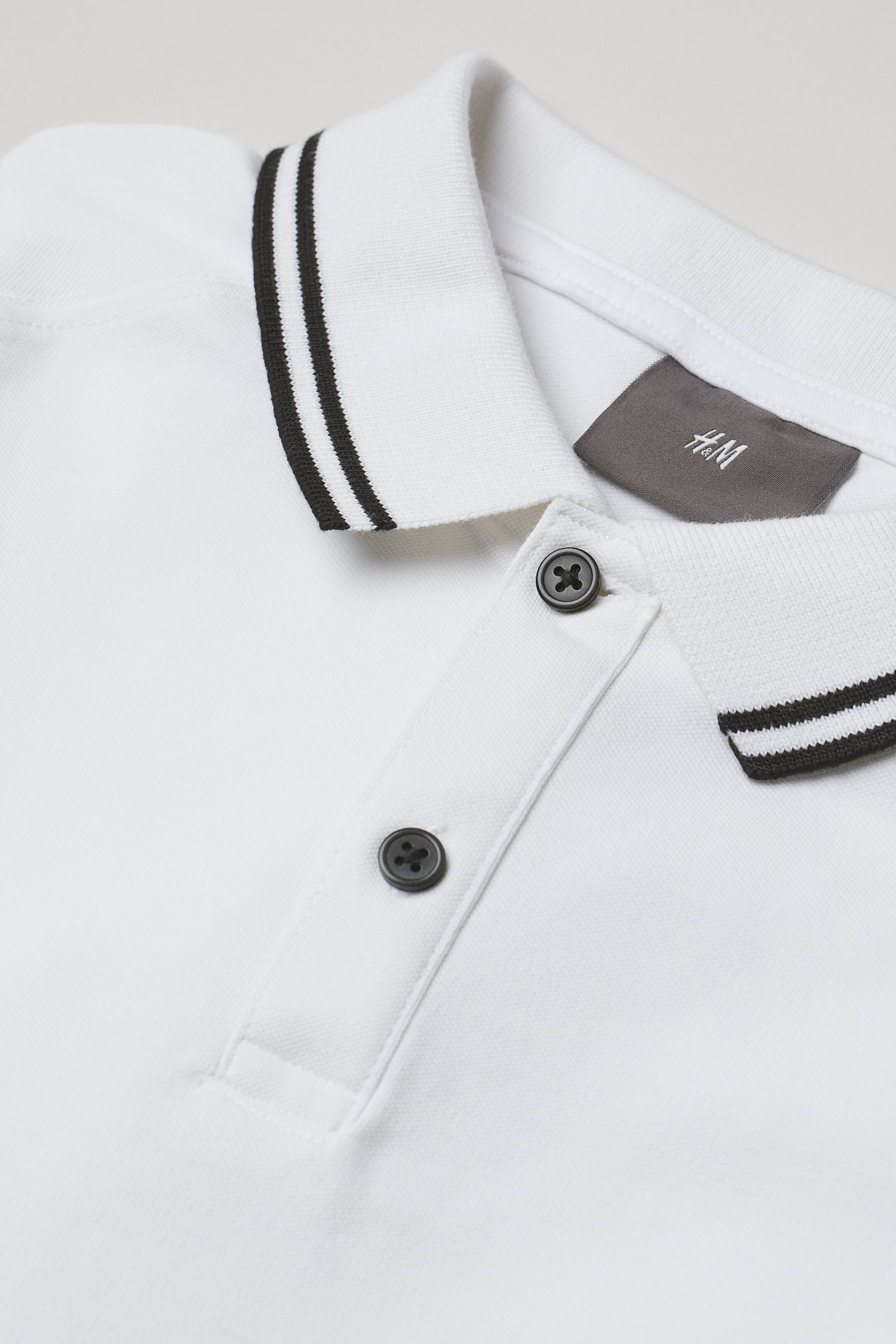 View larger image: Piqué polo shirt Muscle Fit - White - Men | H&M HK 2
