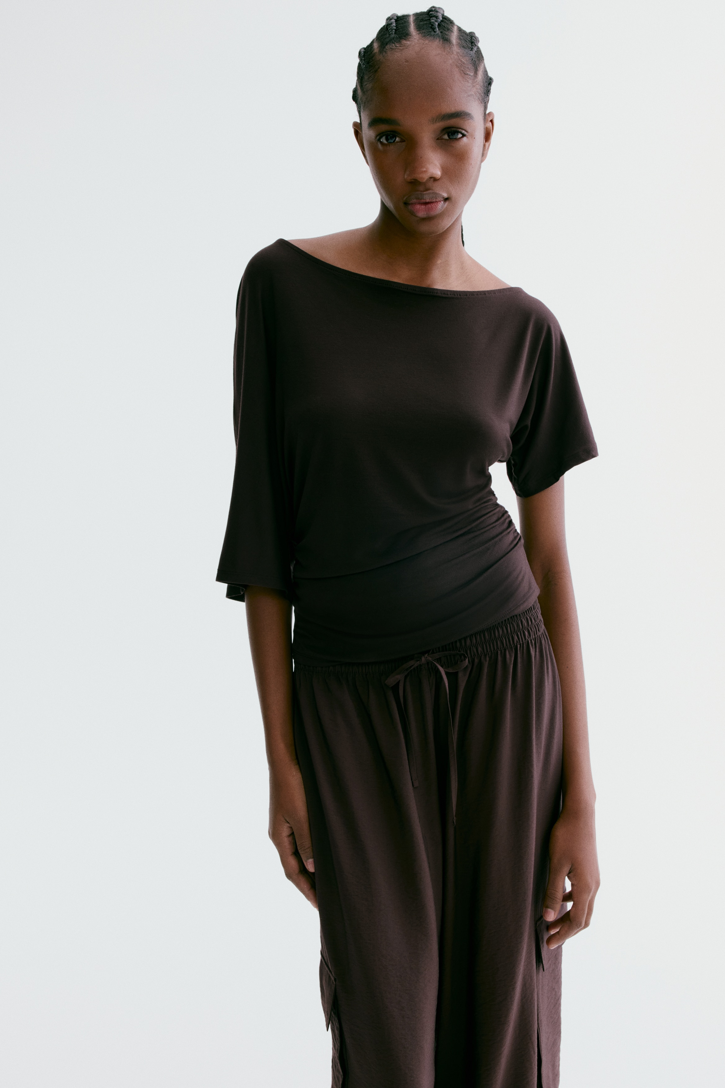 Bluza na jedno rame - Tamnosmeđa/Crvena/Bela/bordo/pruge