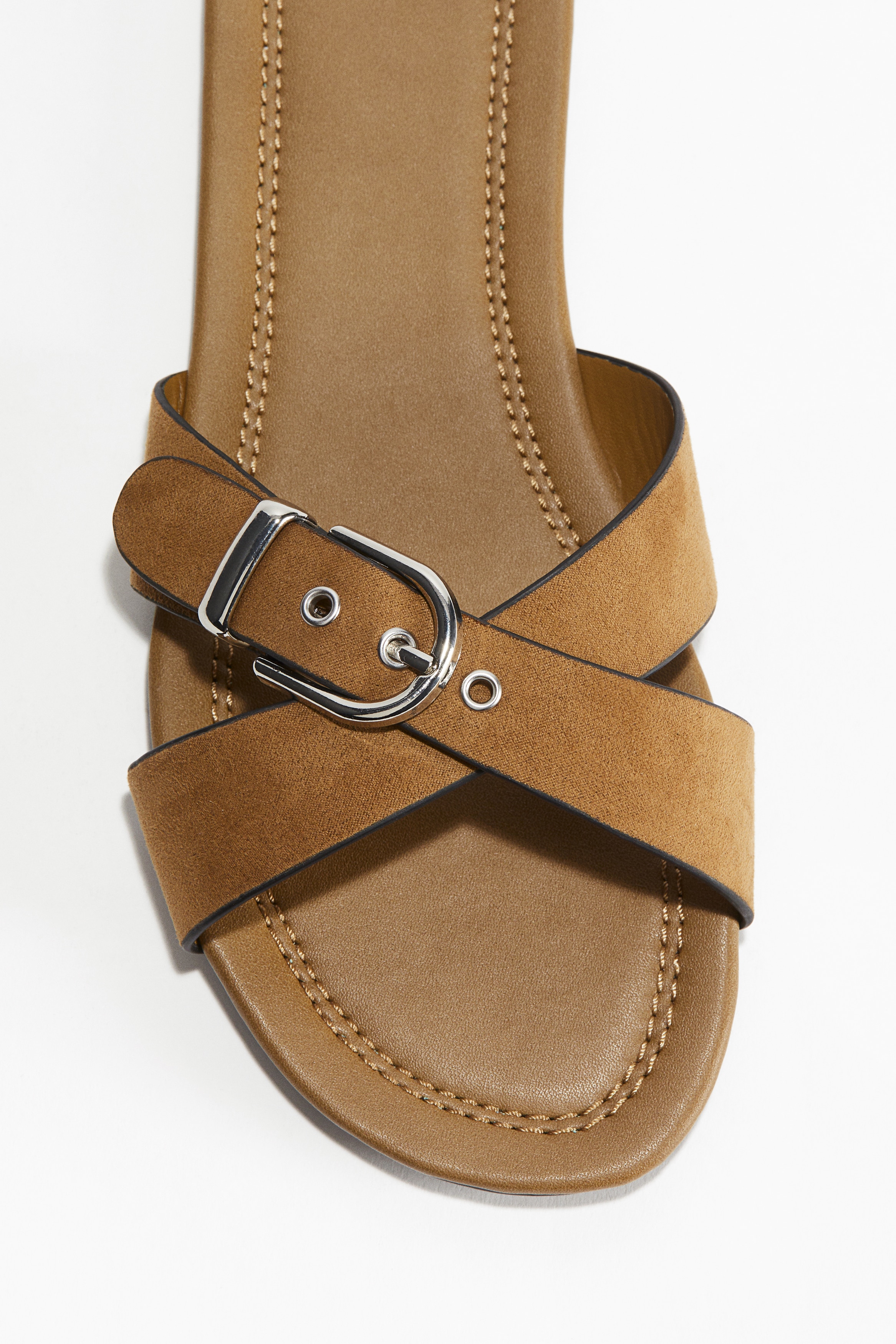 Crossover-strap sandals