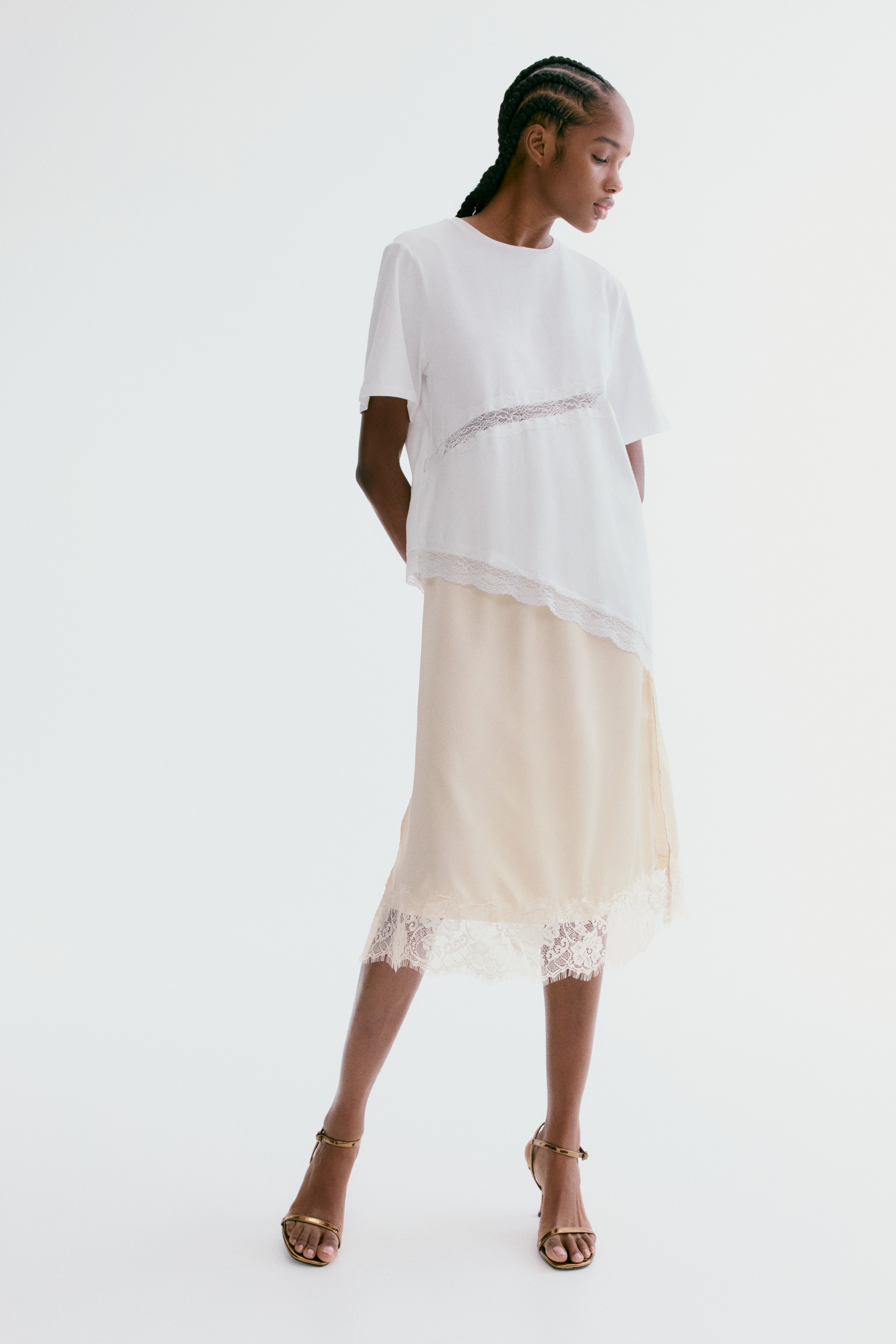 Φούστα με δαντελένια μπορντούρα - Ανοιχτό μπεζ