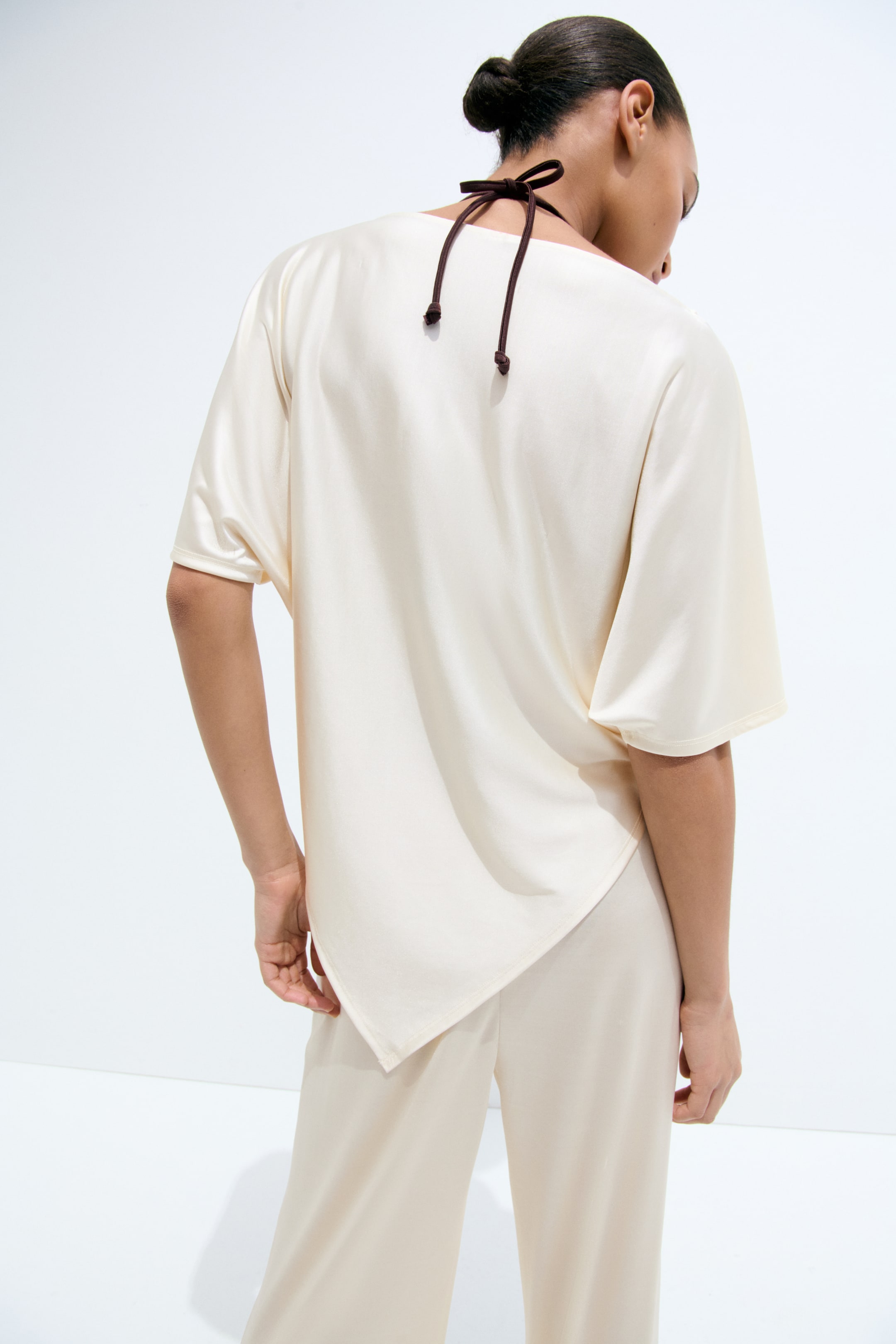 Batwing-Sleeved Fine-Knit Top