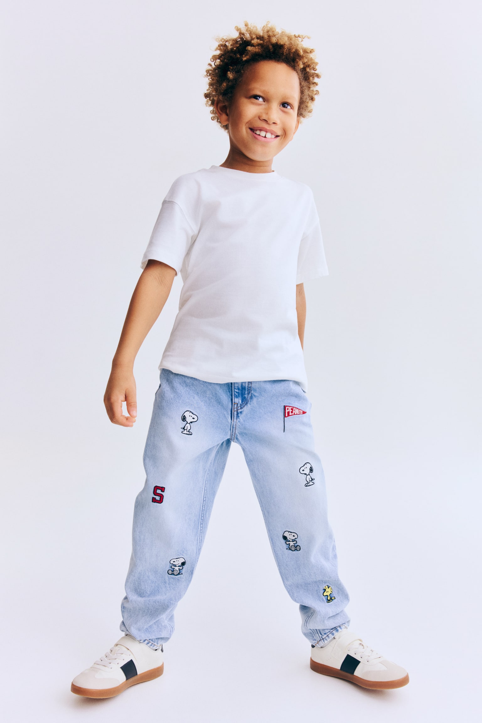 מכנסי ג'ינס עם הדפס Regular Fit - כחול ג'ינס בהיר/סנופי/שחור ג'ינס/ספיידרמן - 1