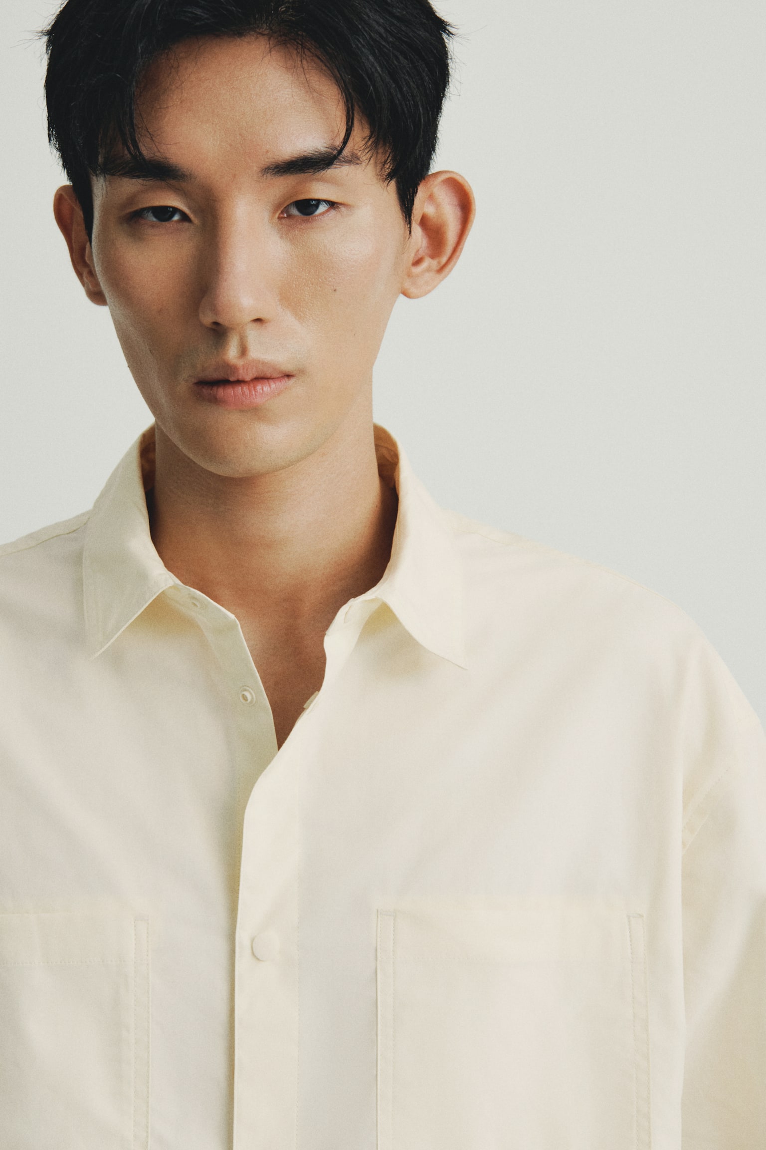 Loose Fit Short-sleeved cotton shirt - Màu kem/Màu xanh lá khói/Màu đen - 6