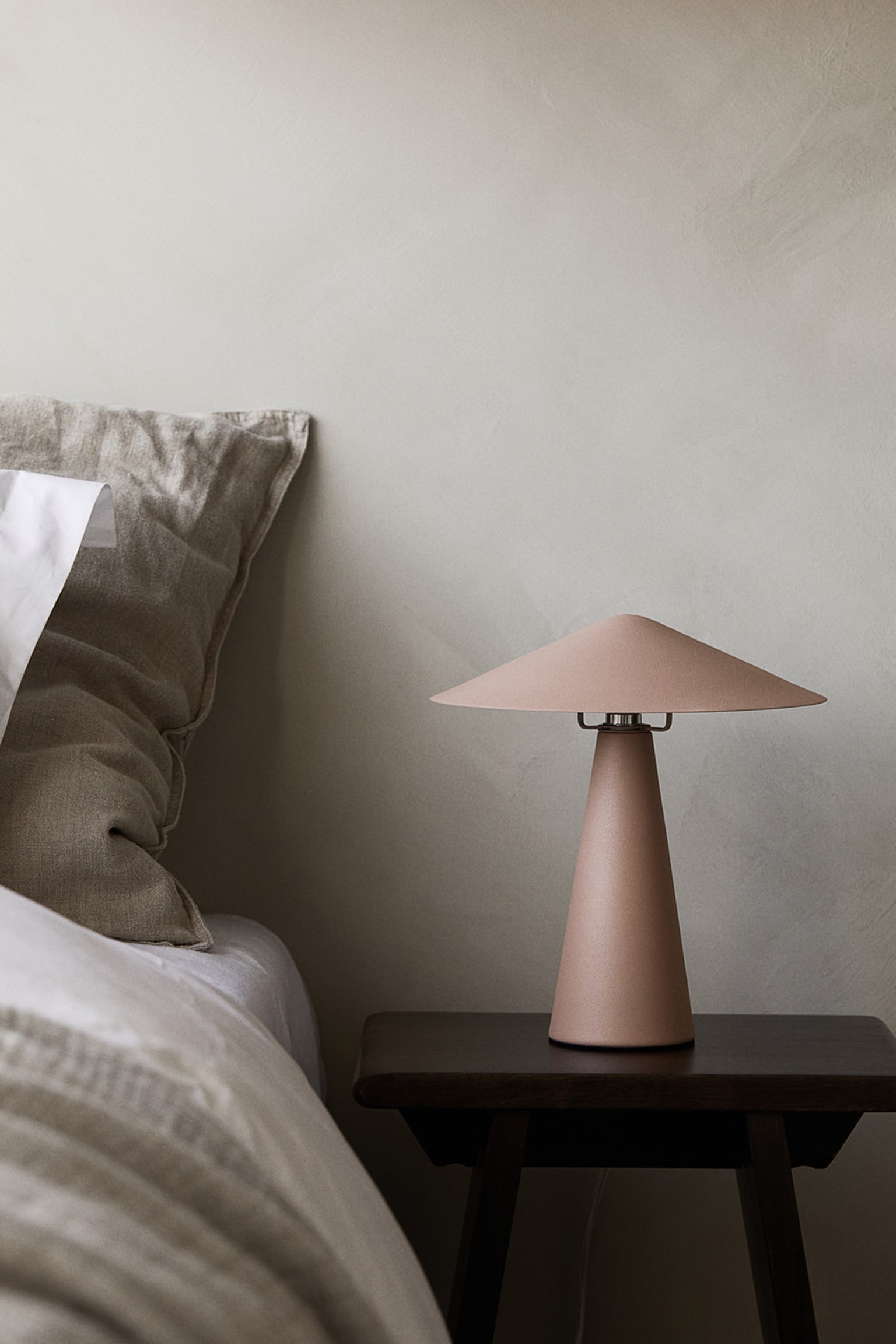 Metal table lamp - Pink/Brown/Silver-coloured/Light greige/Black/Light green/Light purple - 2