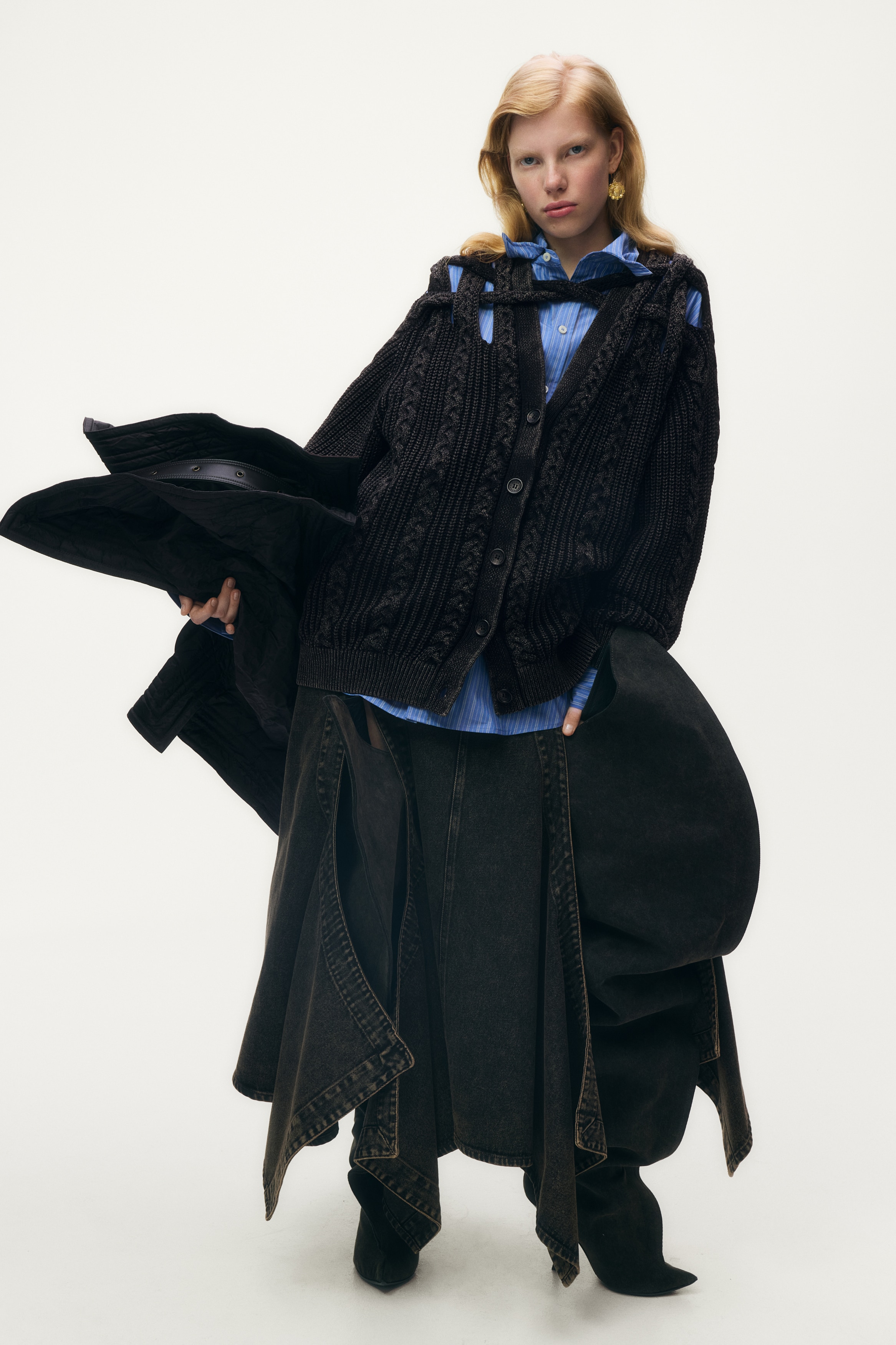 とれあ　HERG1 ケーブルニットブルゾン.黒ニット とれあ HERG1 ケーブルニットブルゾン.黒ニット 編地切替ケーブル