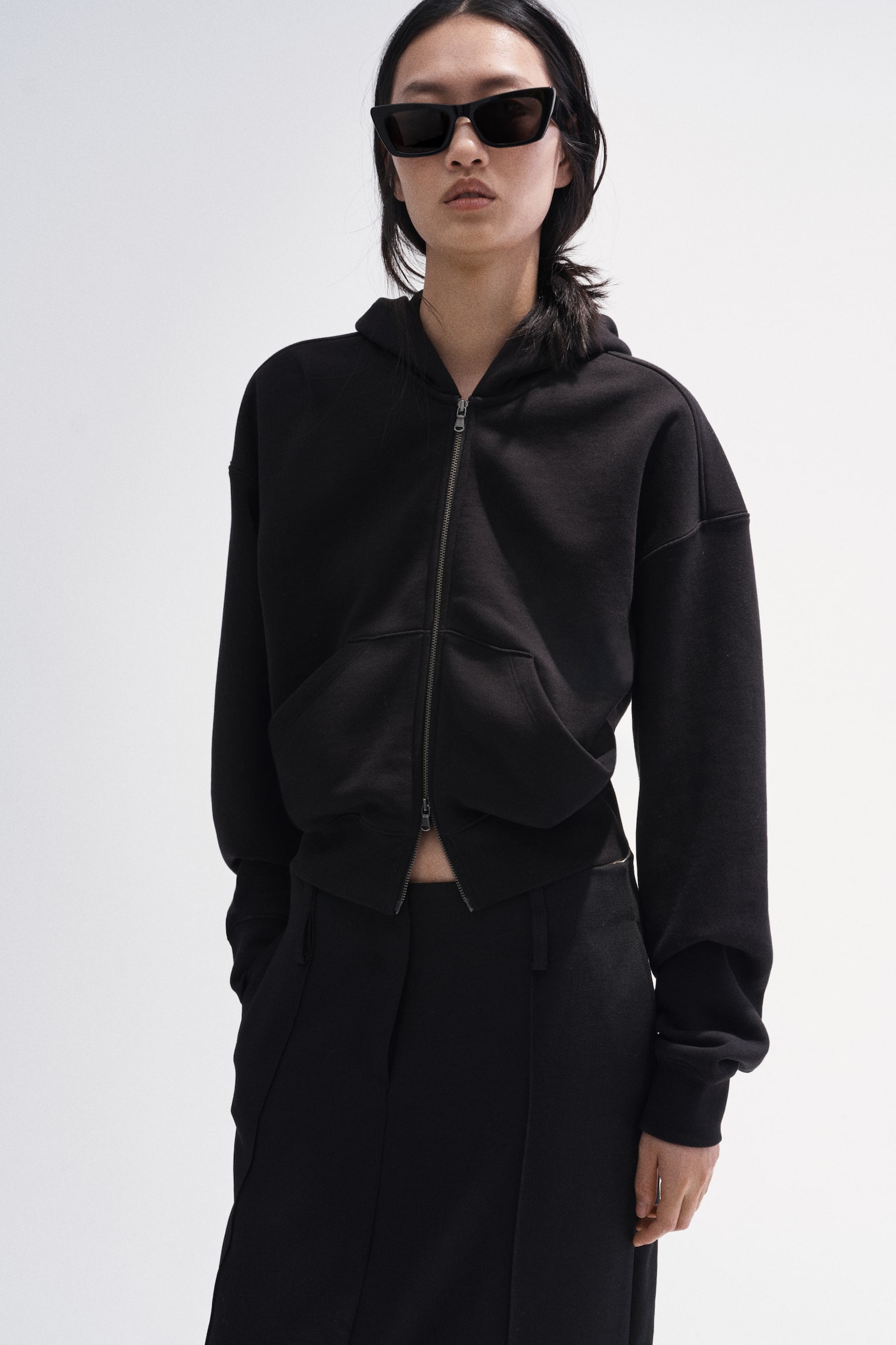 Женская куртка H&M Hooded Cotton Sweatshirt, цвет: Чёрный — фото 3