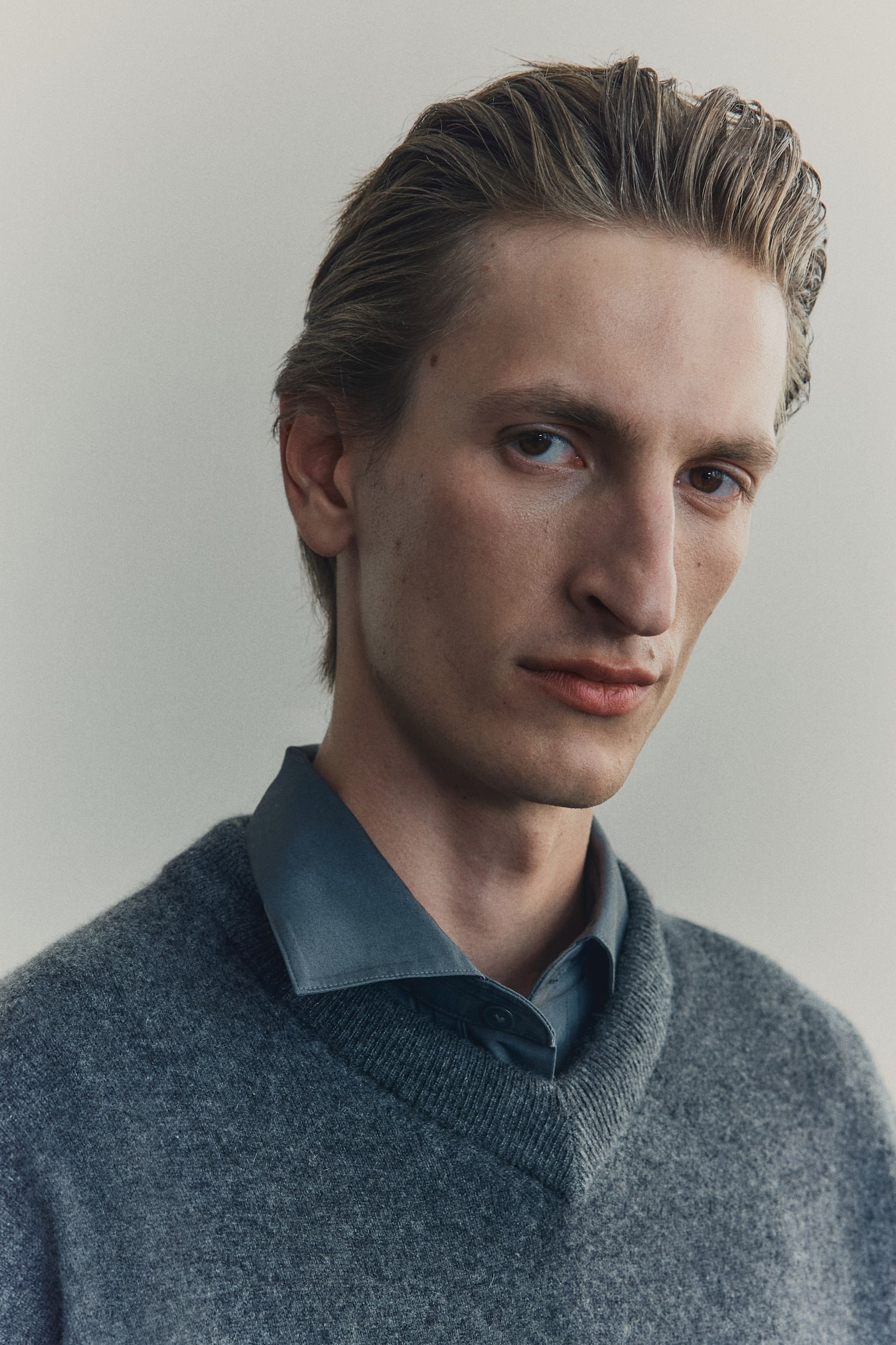 Kaszmirowy sweter Loose Fit - Ciemnoszary melanż/Beżowy - 6