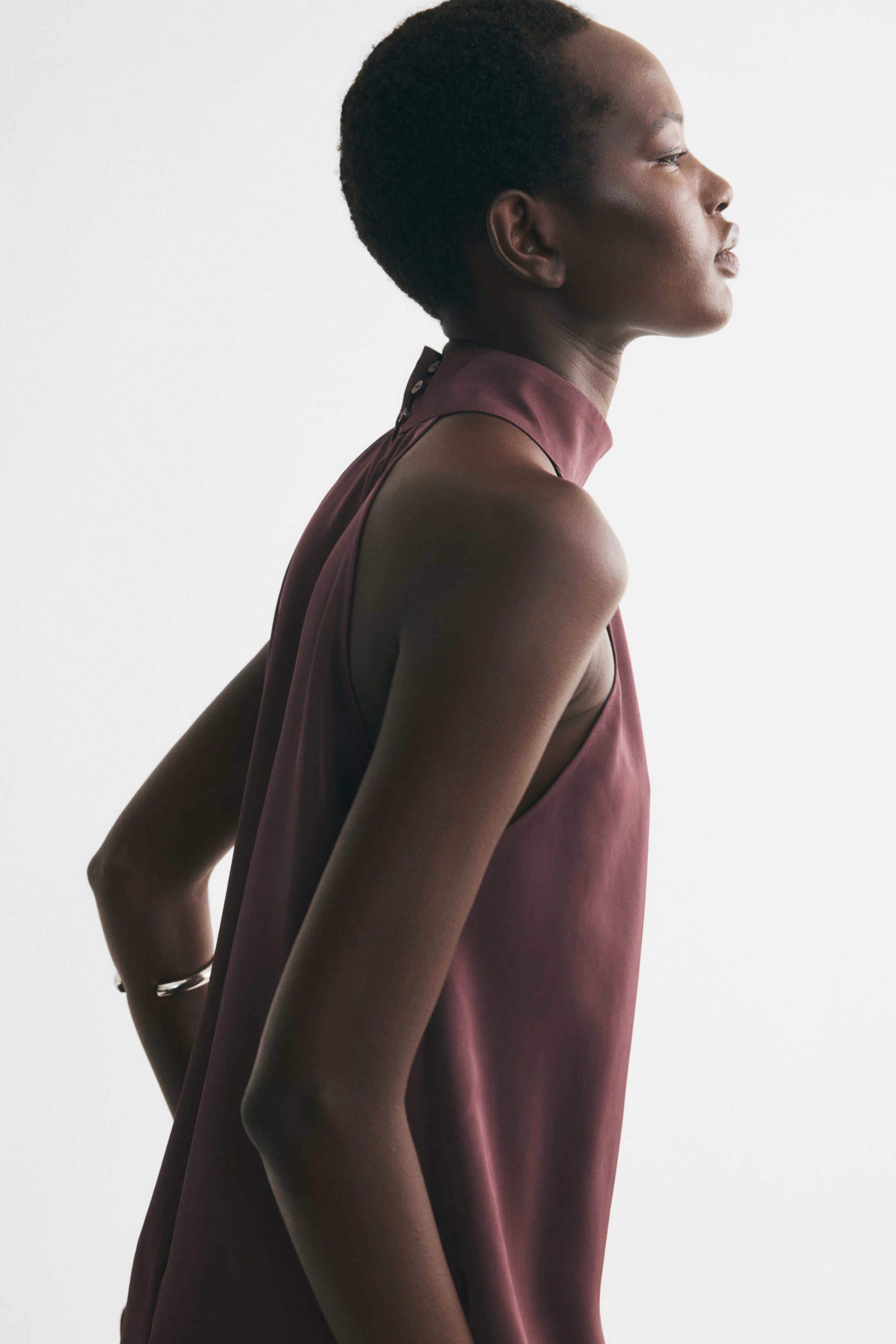 Xem ảnh lớn hơn: Áo satin không đối xứng - Màu đỏ rượu - Ladies | H&M VN 1