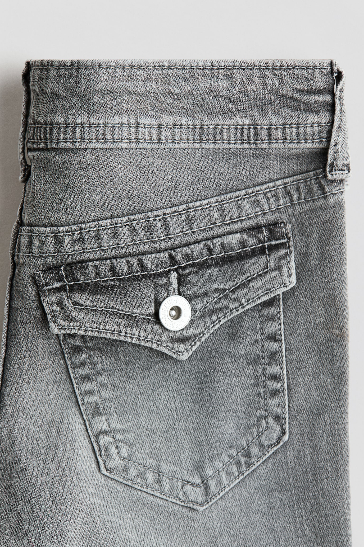 Flared Leg Low Jeans - Denimgrå/Mörk denimblå/Tvättad denimrosa/Ljus denimgrå/Denimblå/Ljusrosa - 3