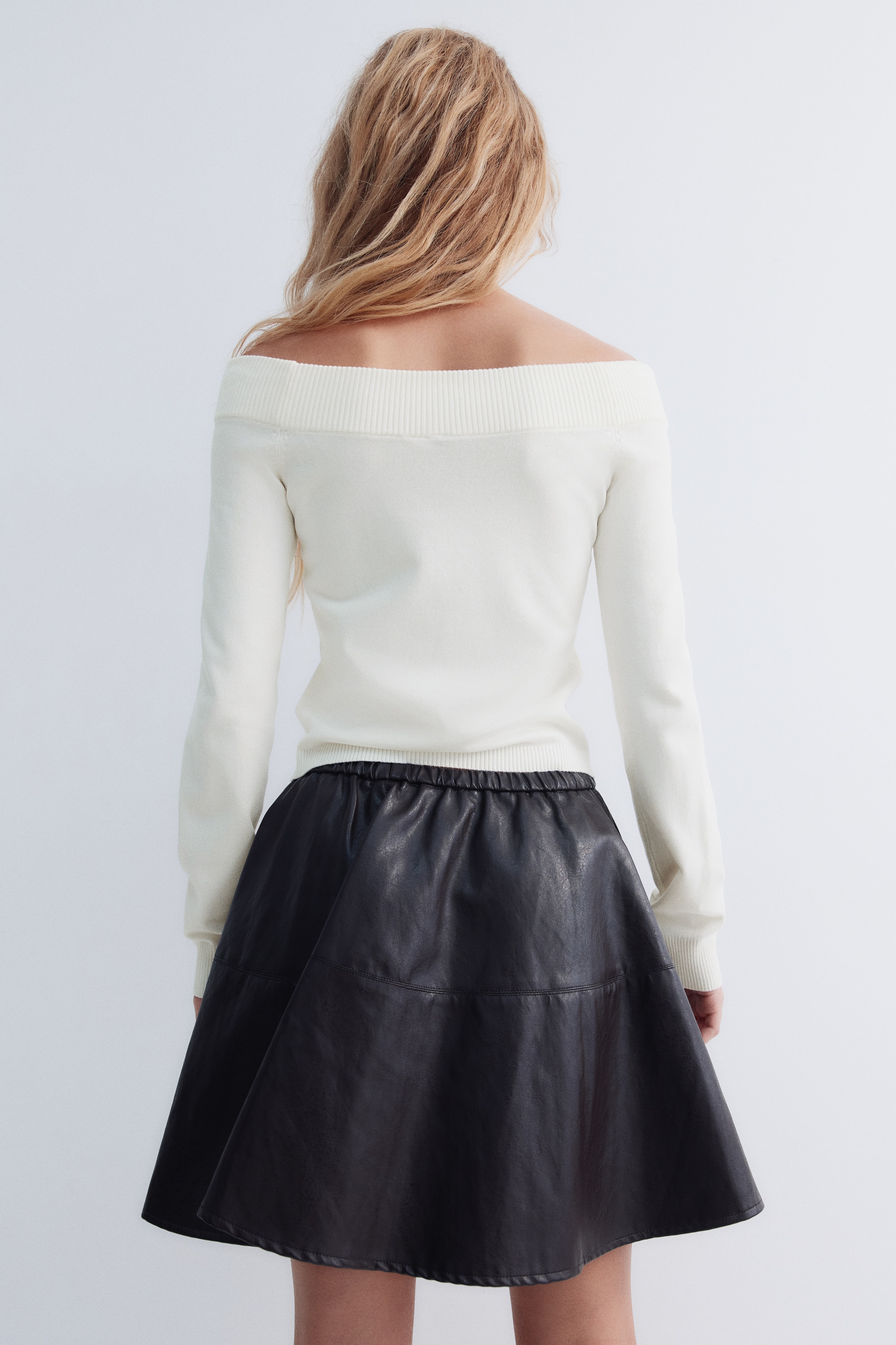 Off-the-shoulder top