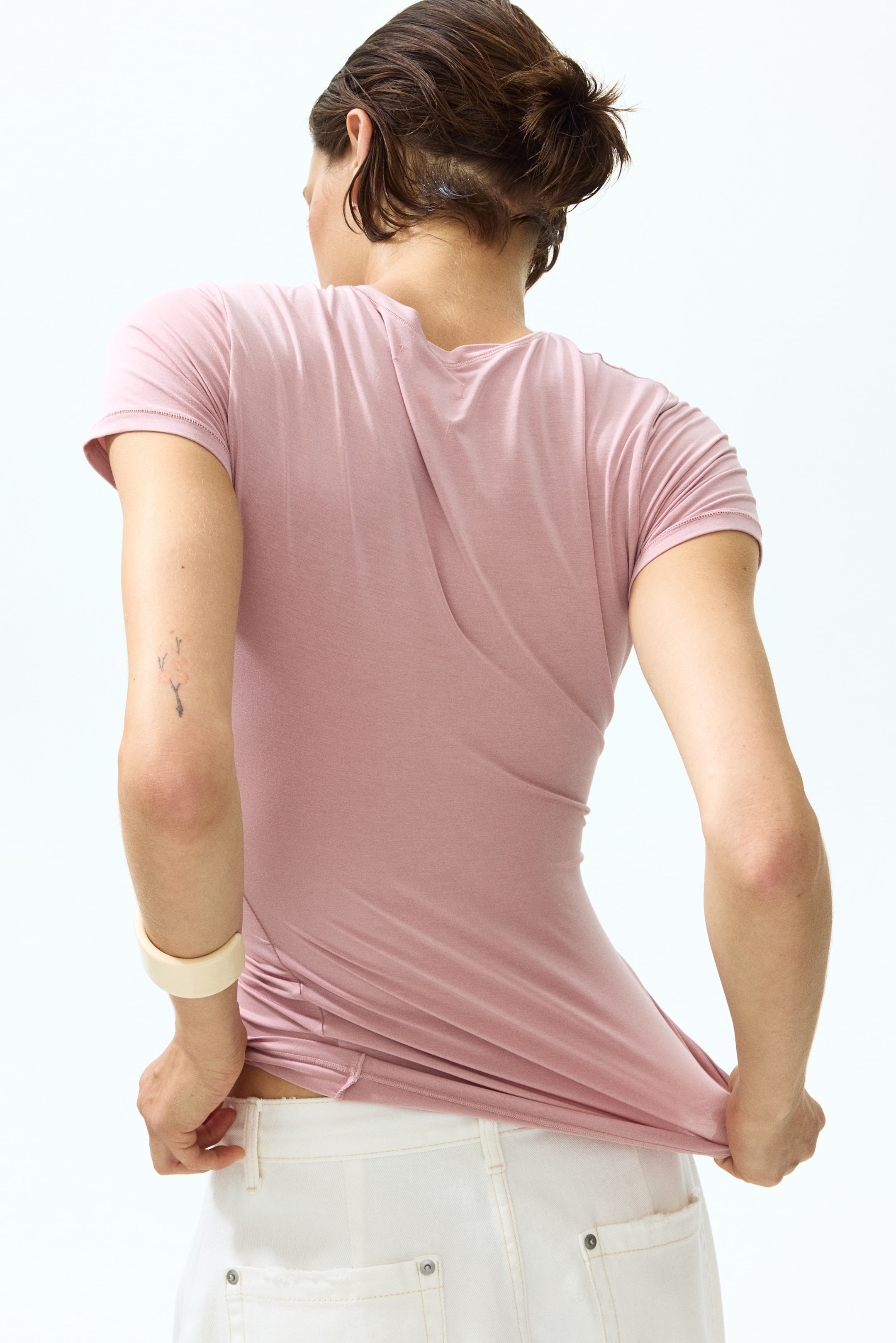 T-shirt extensible ajusté