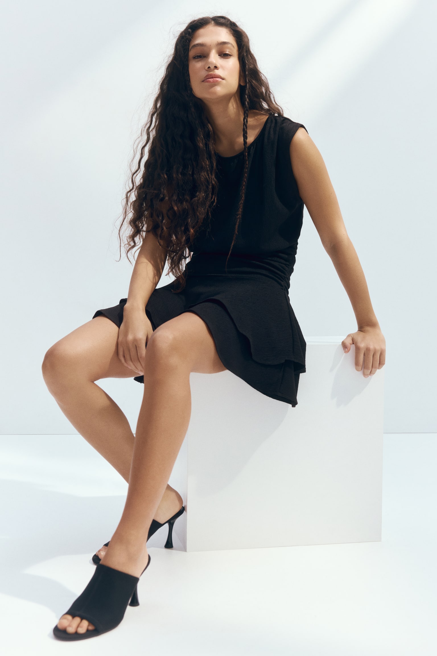Crinkled tiered dress - 4