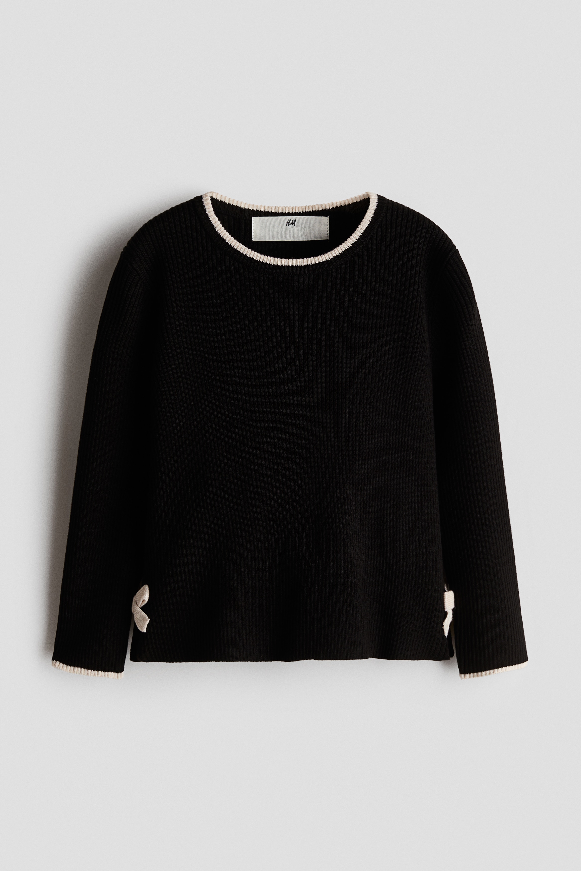 Rib-knit jumperModel