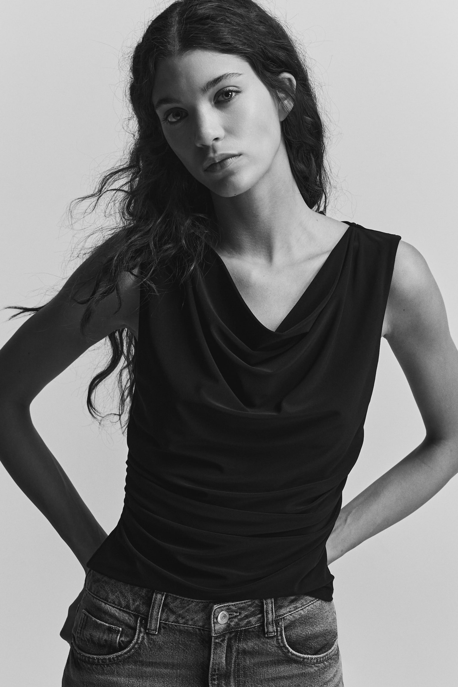 Nariasené džersejové tielko - Čierna/Krémová/Sivá - 2