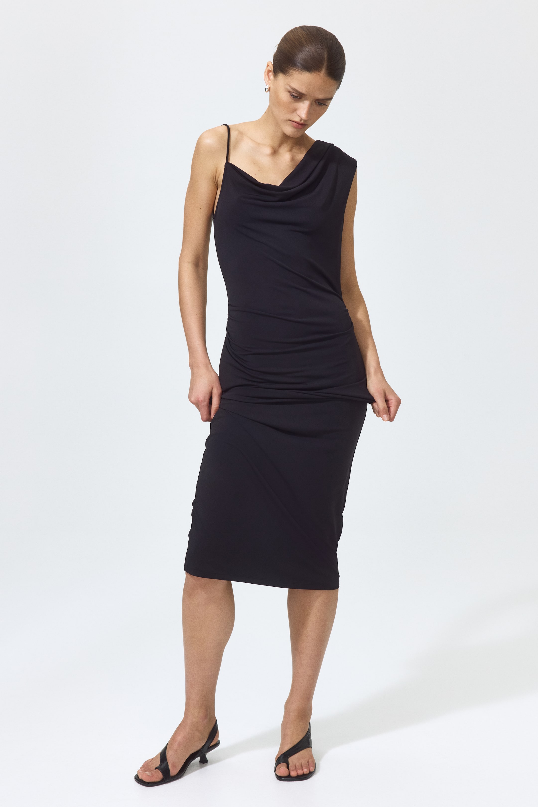 Женские платья H&M Asymmetric Jersey Dress — фото 3