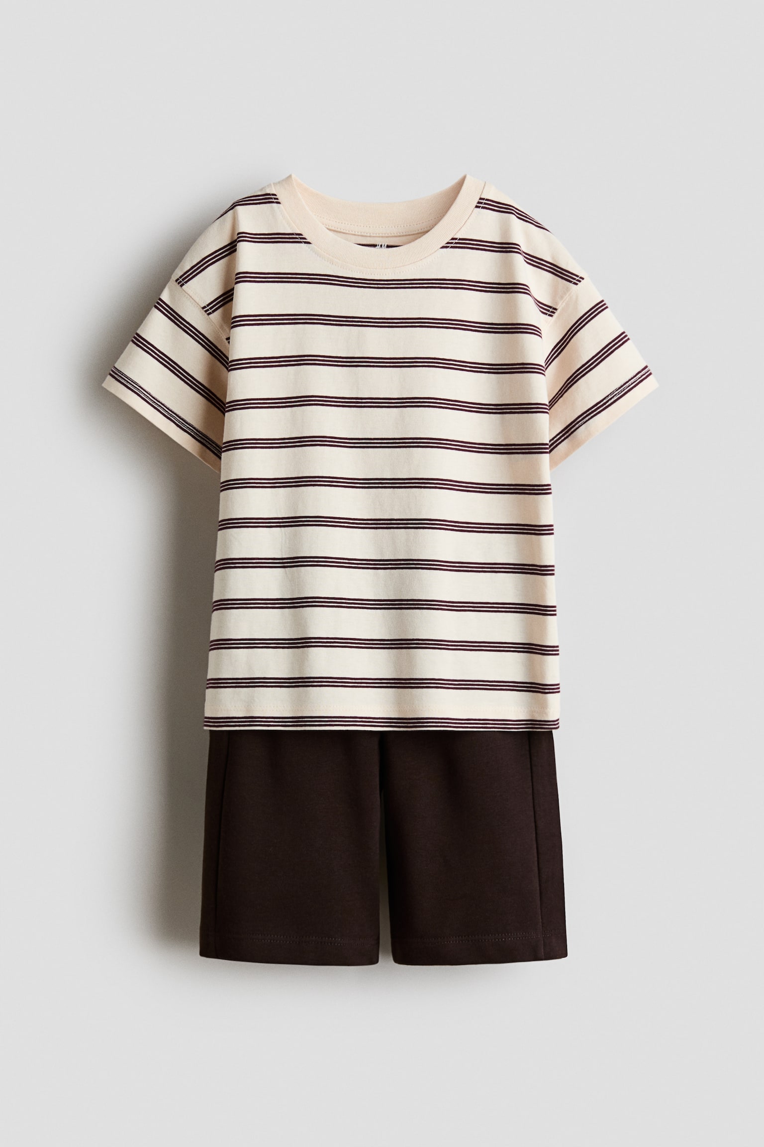 2-piece T-shirt and shorts set - Brown/Light beige/Light blue/Navy blue