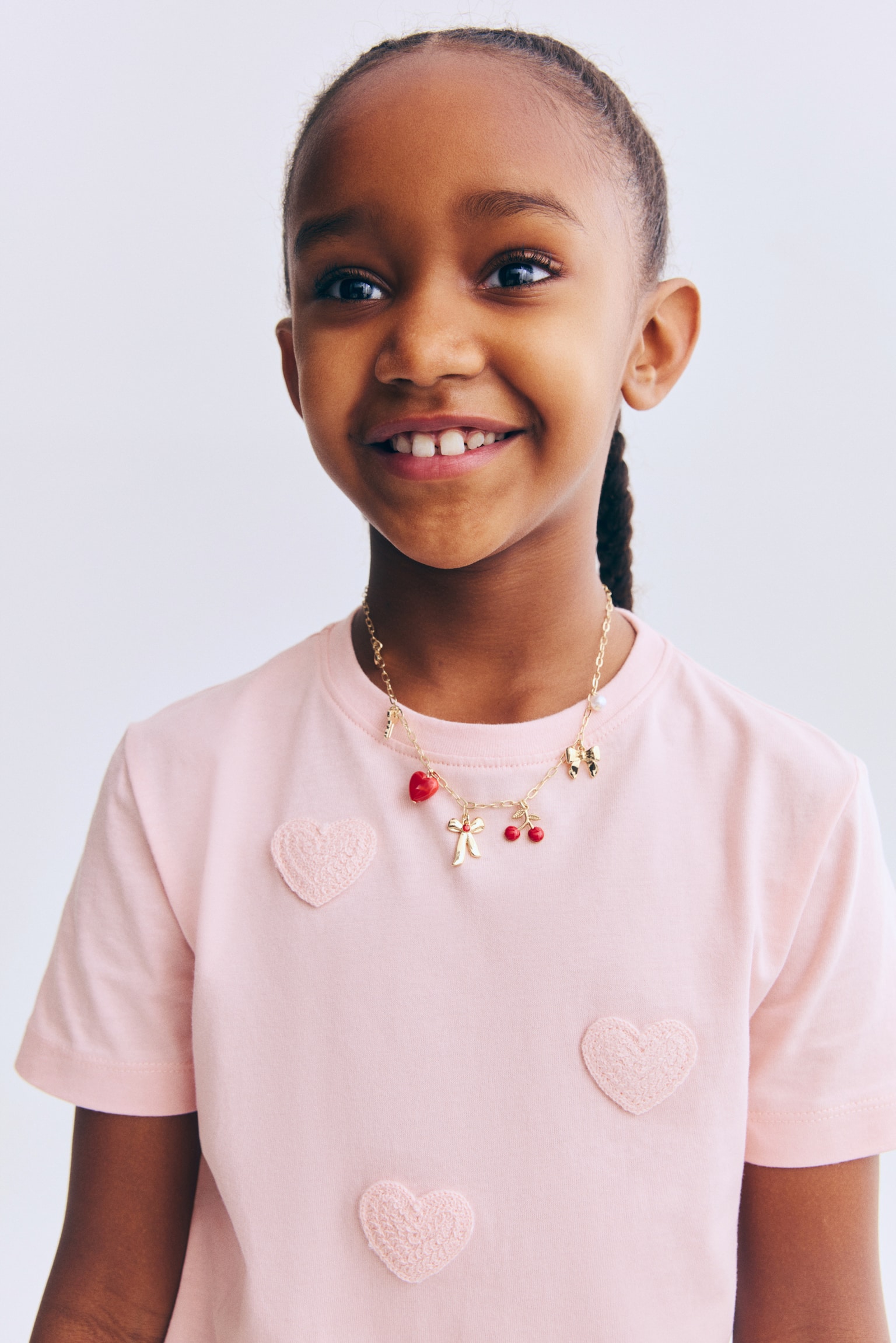 Áo thun hoạ tiết - Màu hồng nhạt/Trái tim/Màu trắng/Xanh tím than - 2