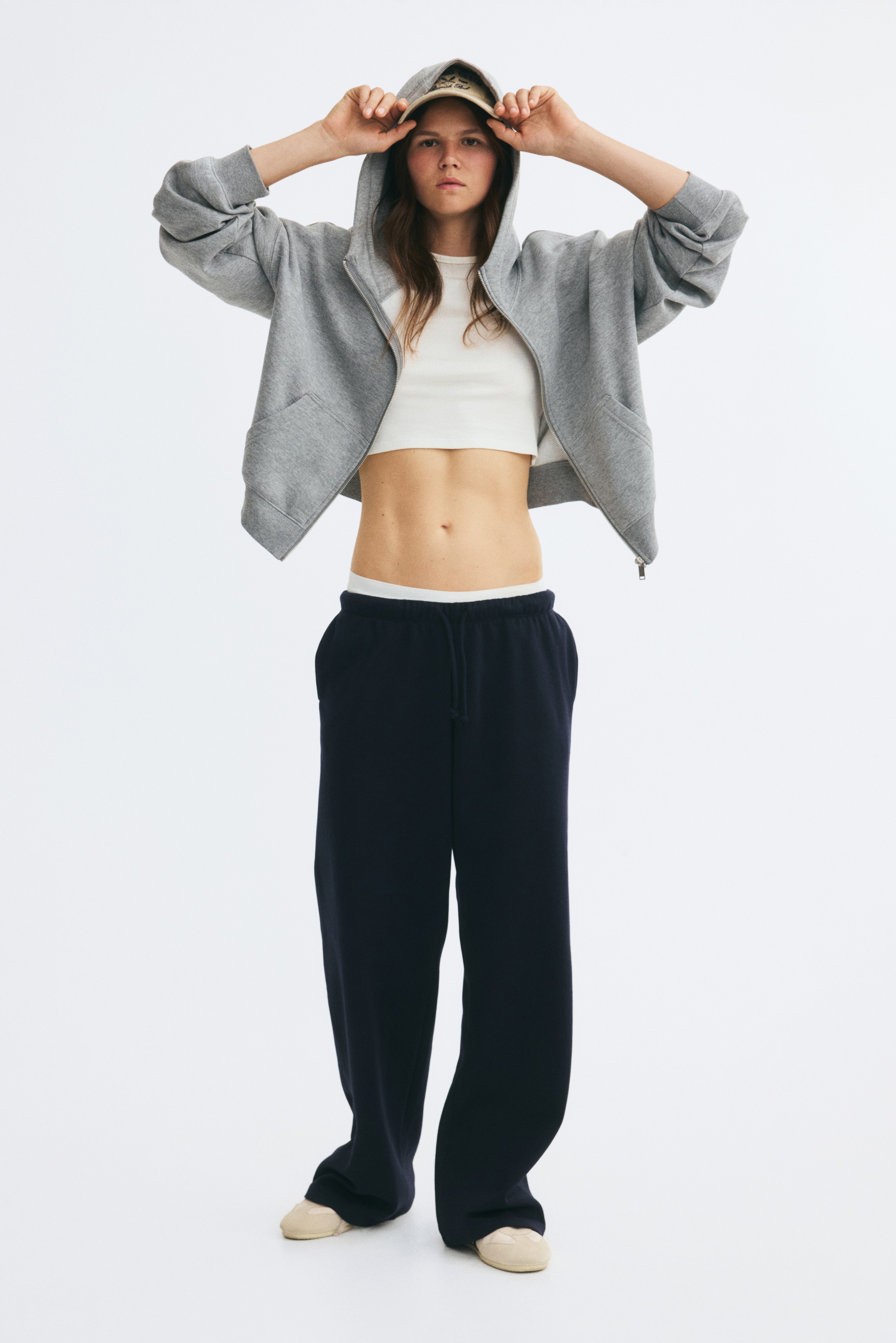 Φαρδύ joggers - Ναυτικό μπλε/Μαύρο/Σκούρο καφέ/Ανοιχτό γκρι μελανζέ/Σκούρο γκρι/Δαμασκηνί/Γκρι μελανζέ/Κόκκινο της σκουριάς/Ναυτικό μπλε/Σκούρο μπλε ραφ/Σκούρο μενεξεδί/Ανοιχτό ροζ