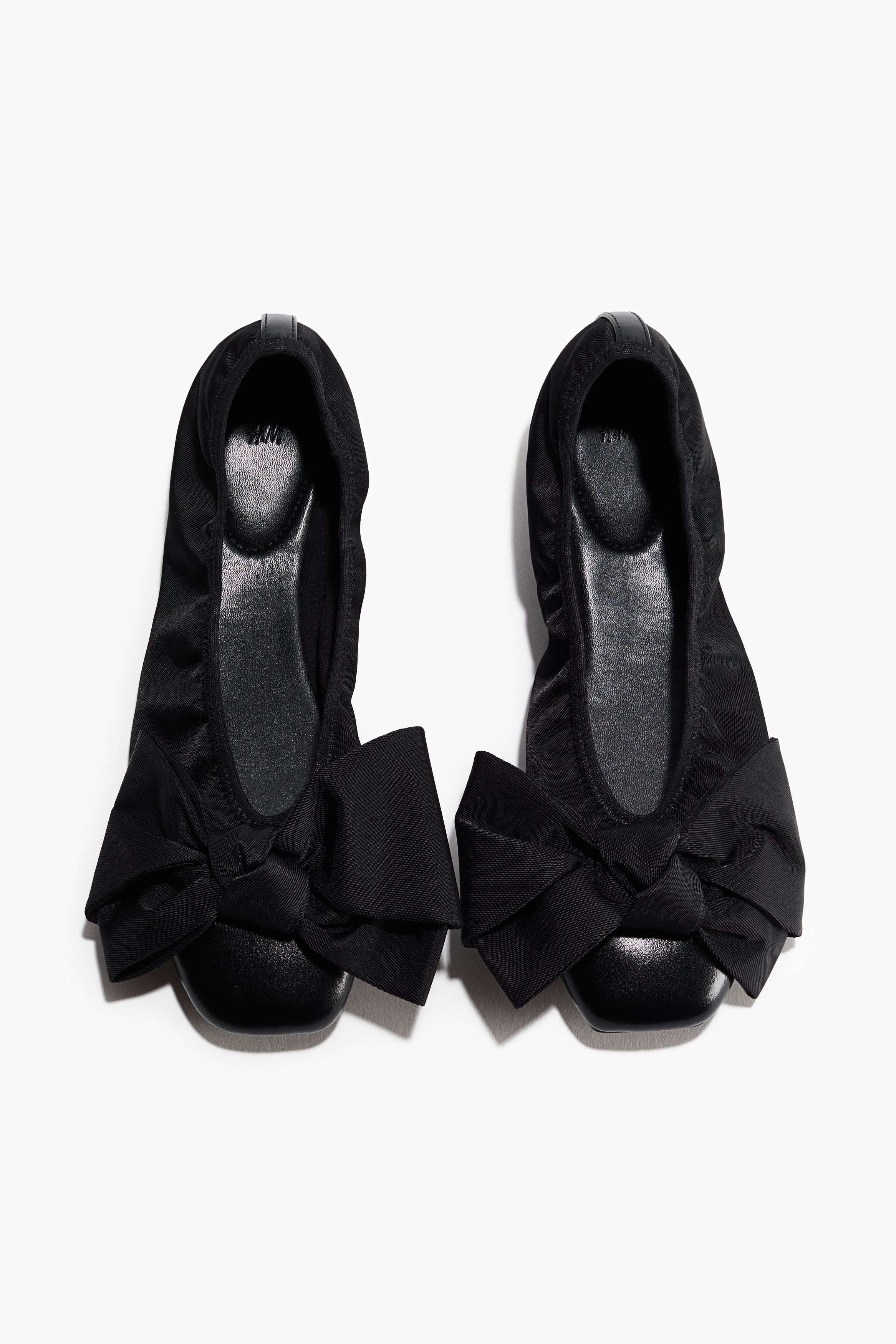 Bow-detail ballet flatsModel
