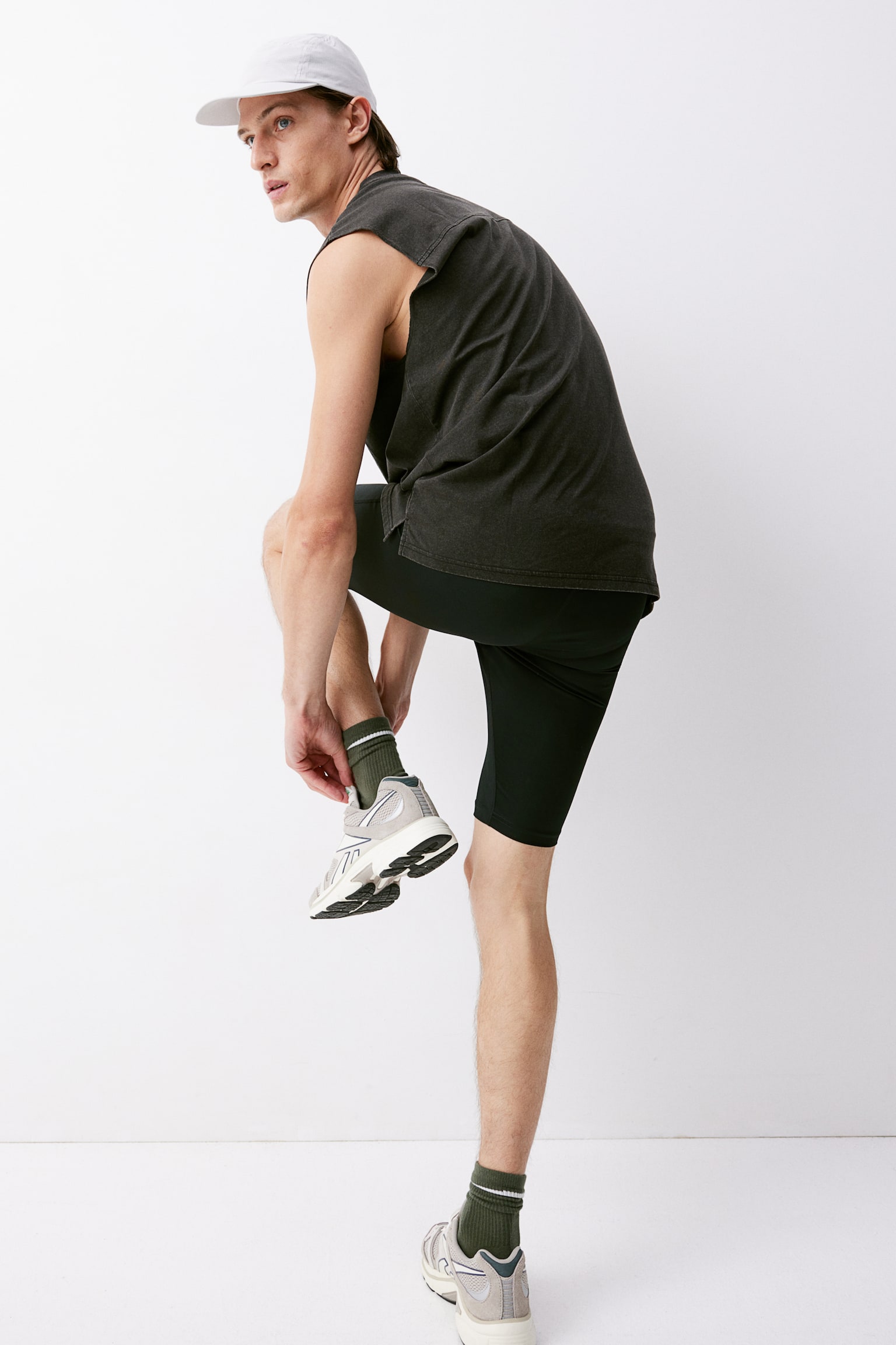 Loose Fit Sports Tank Top - Black/Brown - 4