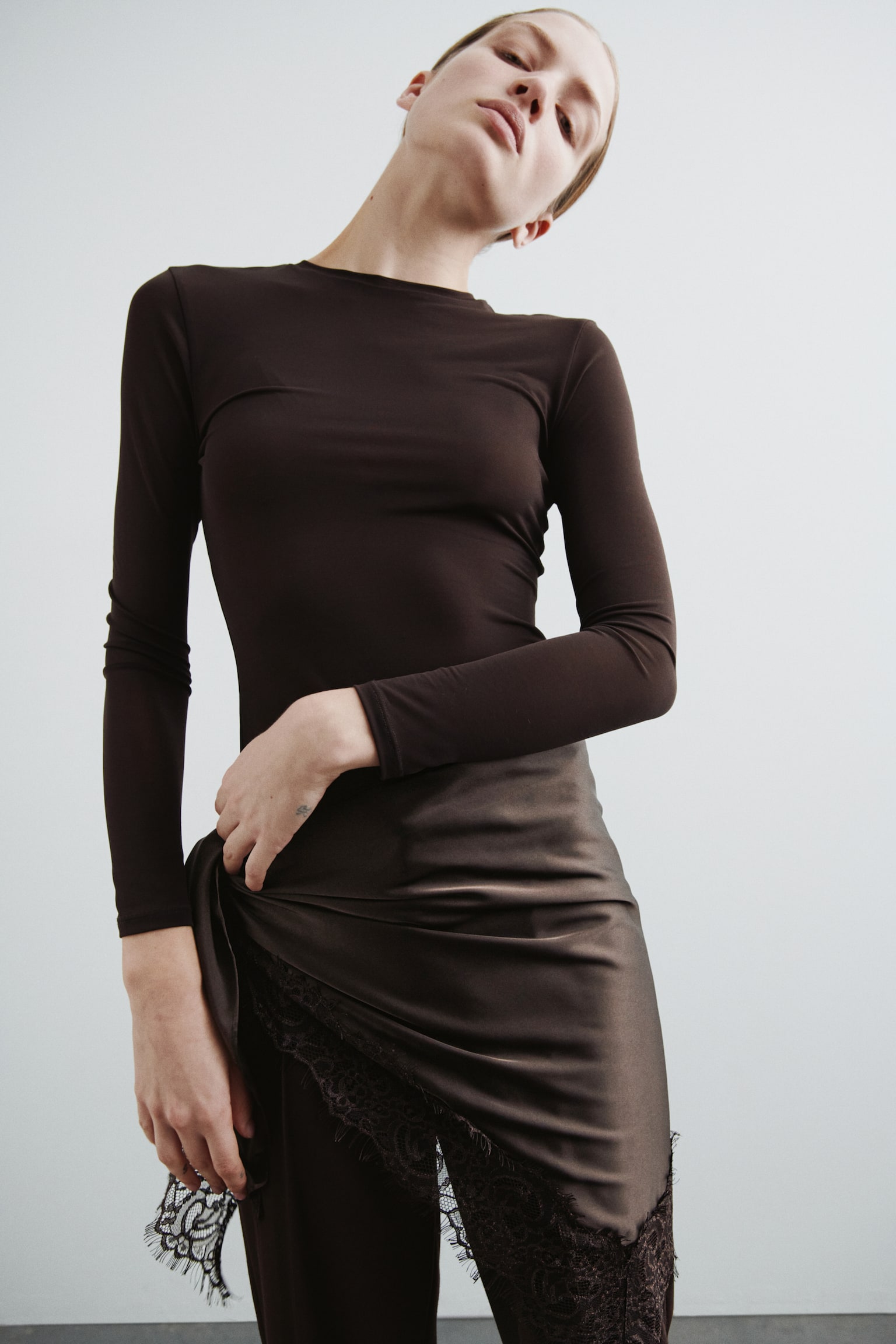 Lace-trimmed triangle scarf - Dark brown/Black - 5