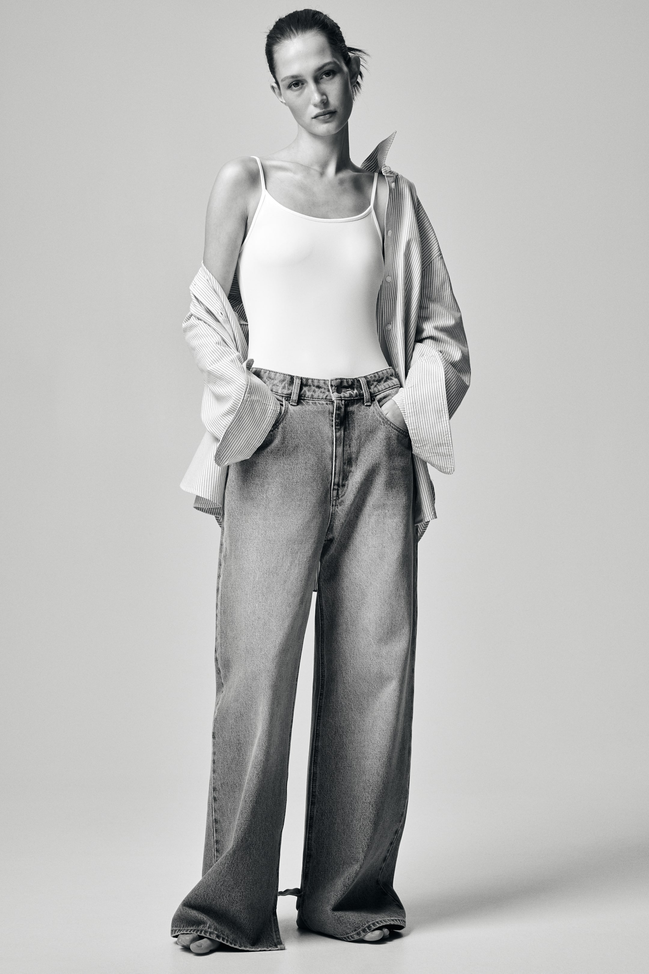 Agrandir l'image: Top en microfibre avec bretelles fines - Blanc - FEMME | H&M FR 1