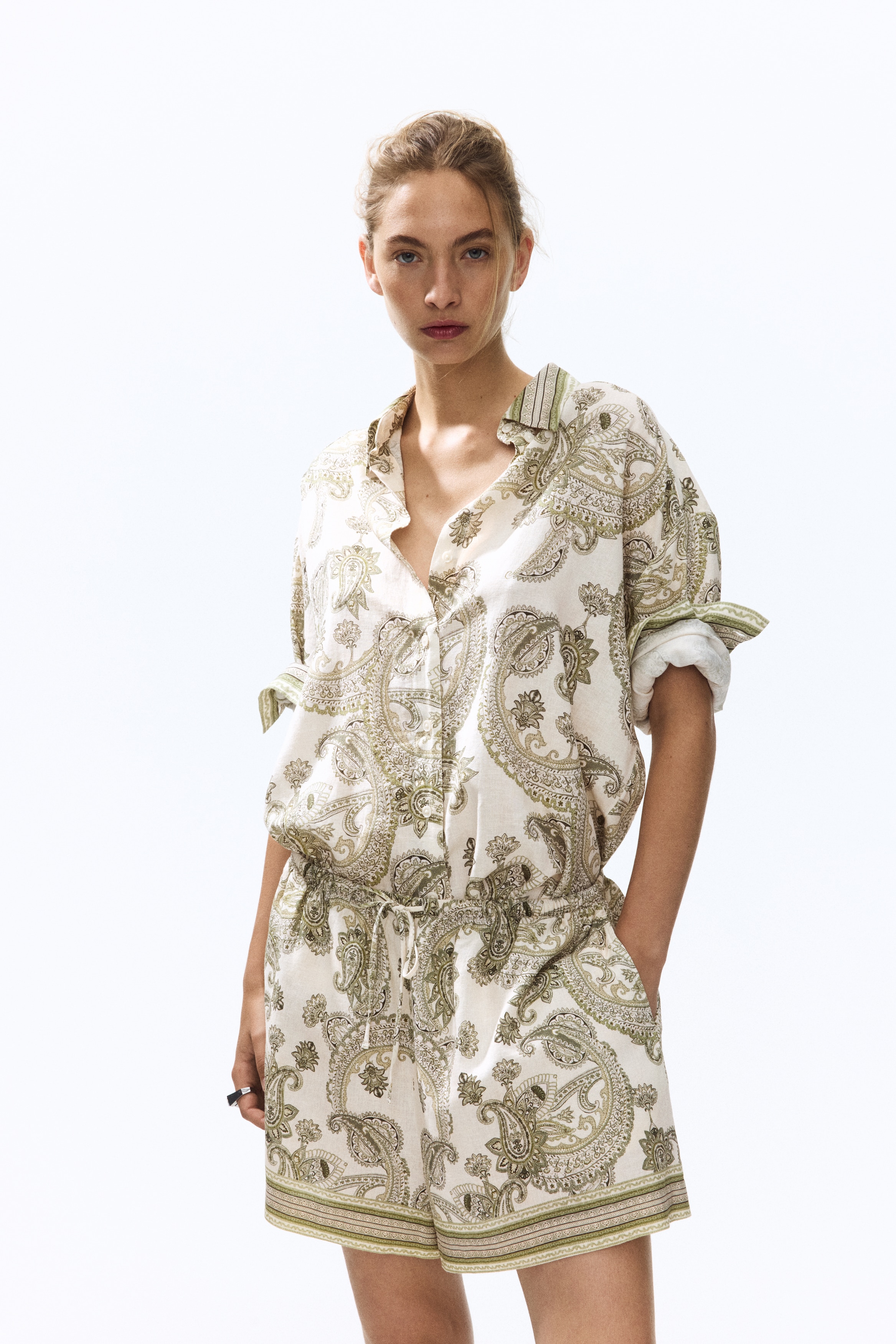 Women's Light beige/paisley Linen-Blend Shorts | H&M US