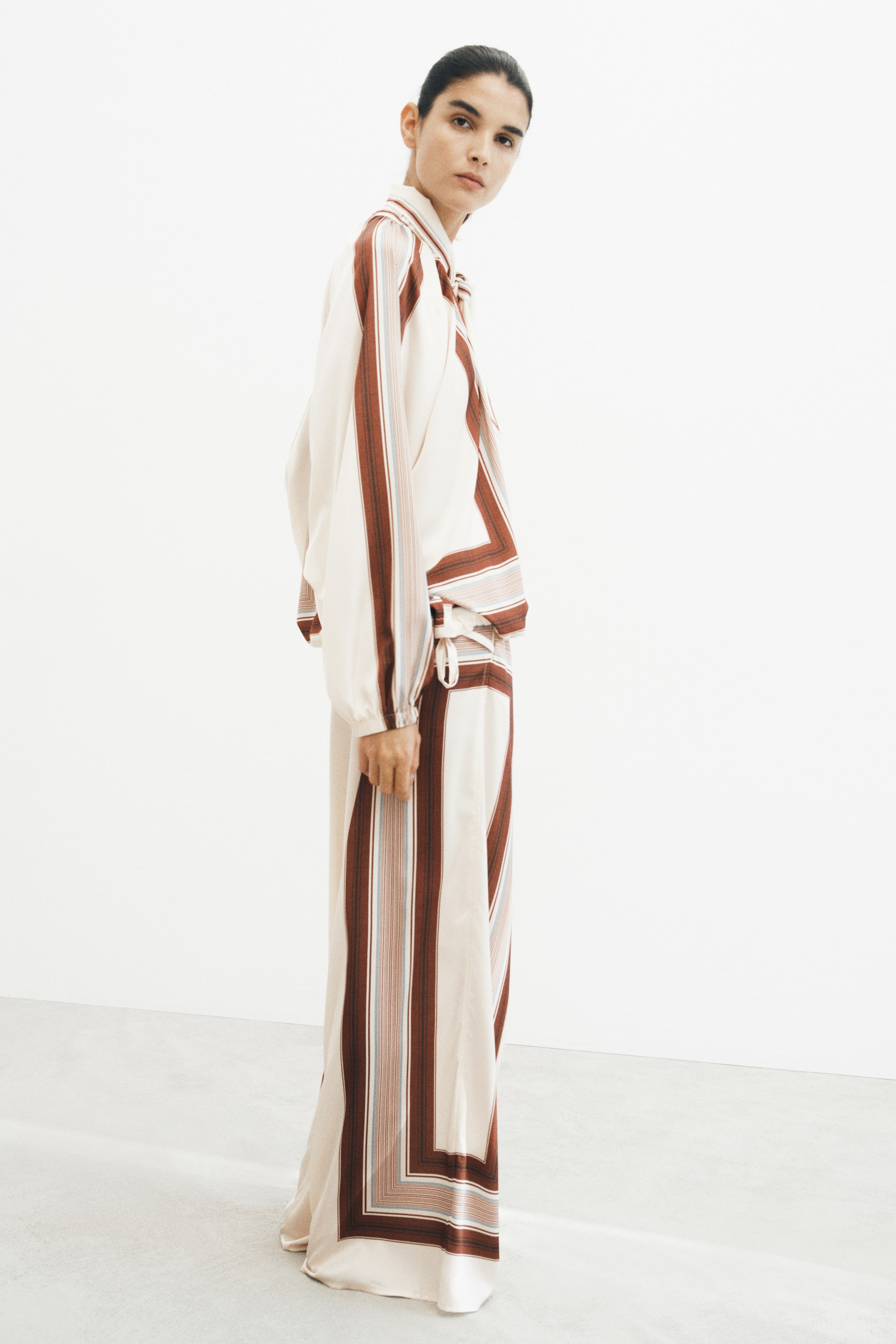 Женские брюки H&M Satin Drawstring Pants — фото 6
