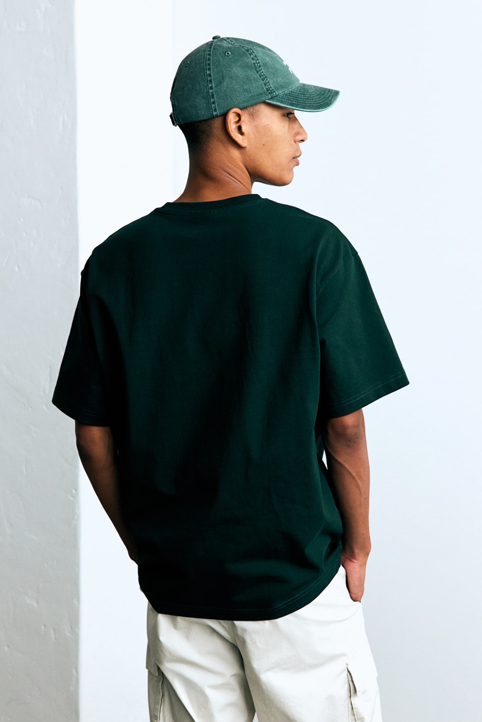 Loose Fit T-shirt - Dark green/White/Black/Red/Dark grey/Navy blue/Light beige/Khaki green/Brown/Green/Light blue/Beige/Blue - 7