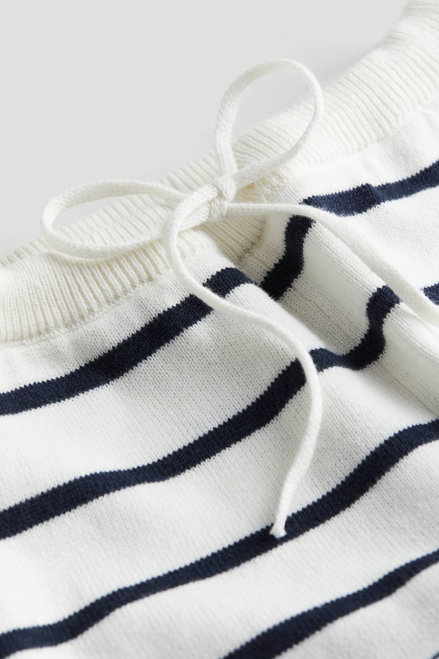 2-piece Knit Set - White/Stripe/Beige - 2