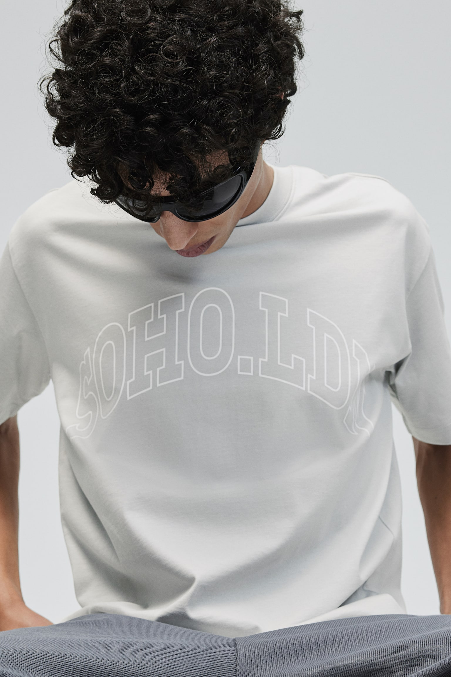 ルーズフィット プリントTシャツ - ライトグレー／Soho LDN/ブリックレッド/ホワイト／ロサンゼルス/スティールグリーン／Soho Heights/dc/dc/dc - 6