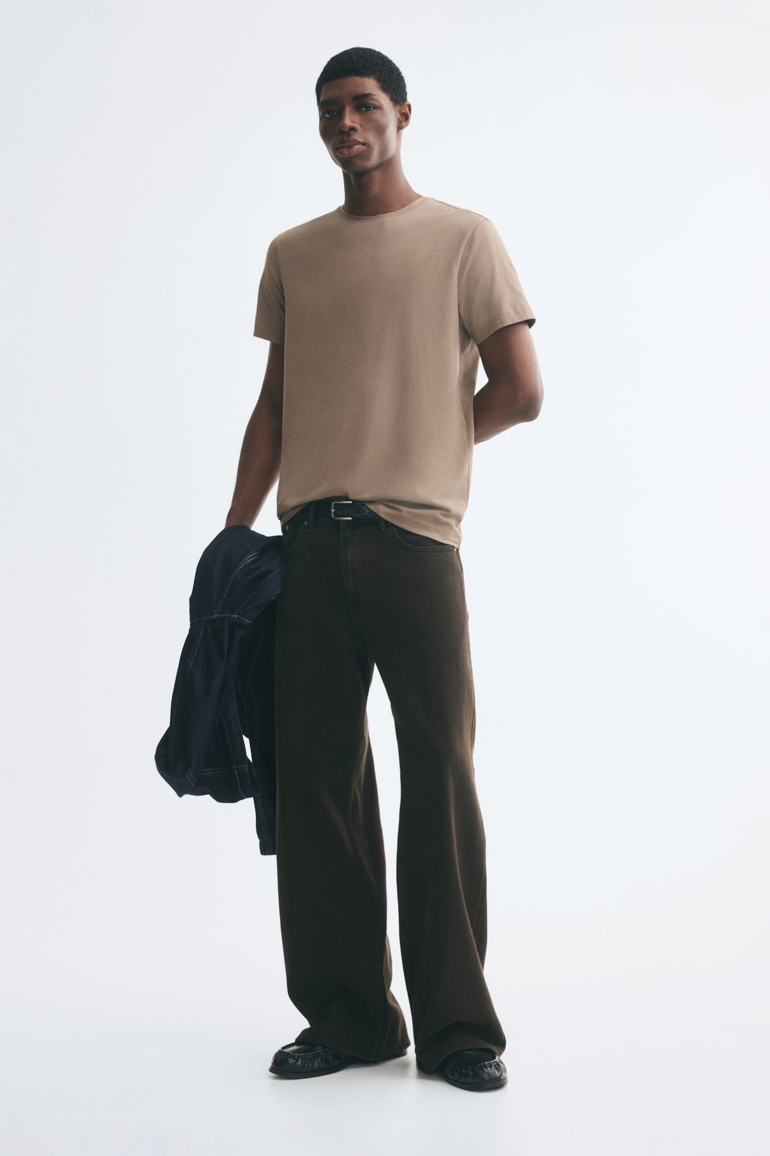 Мужская футболка H&M Slim-Fit Supima® Cotton, цвет: Тёмный бежевый — фото 4