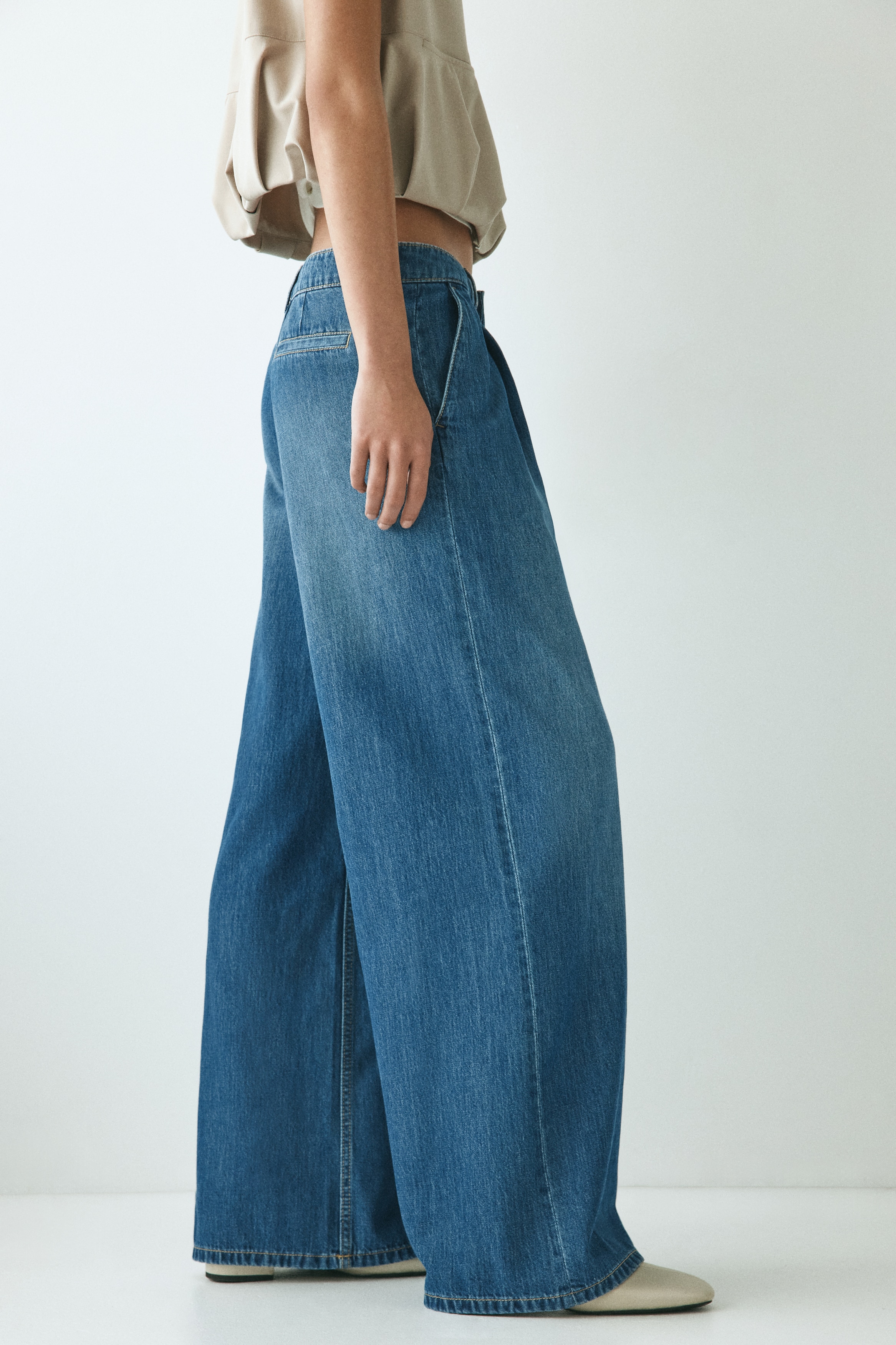 Loose Fit Wide Regular Jeans
