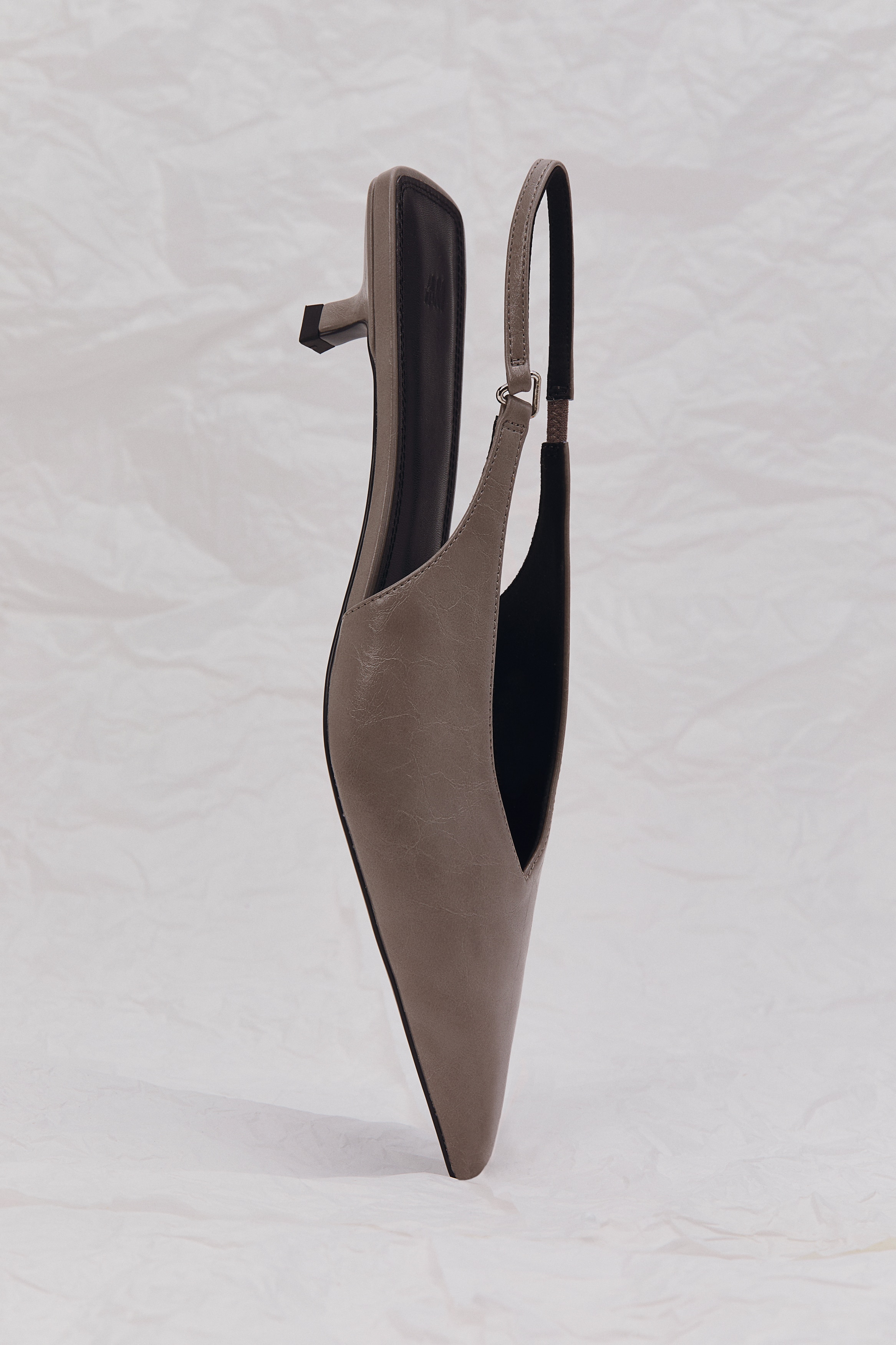 Escarpins à bride arrière avec talon kitten heel - Taupe/Marron foncé