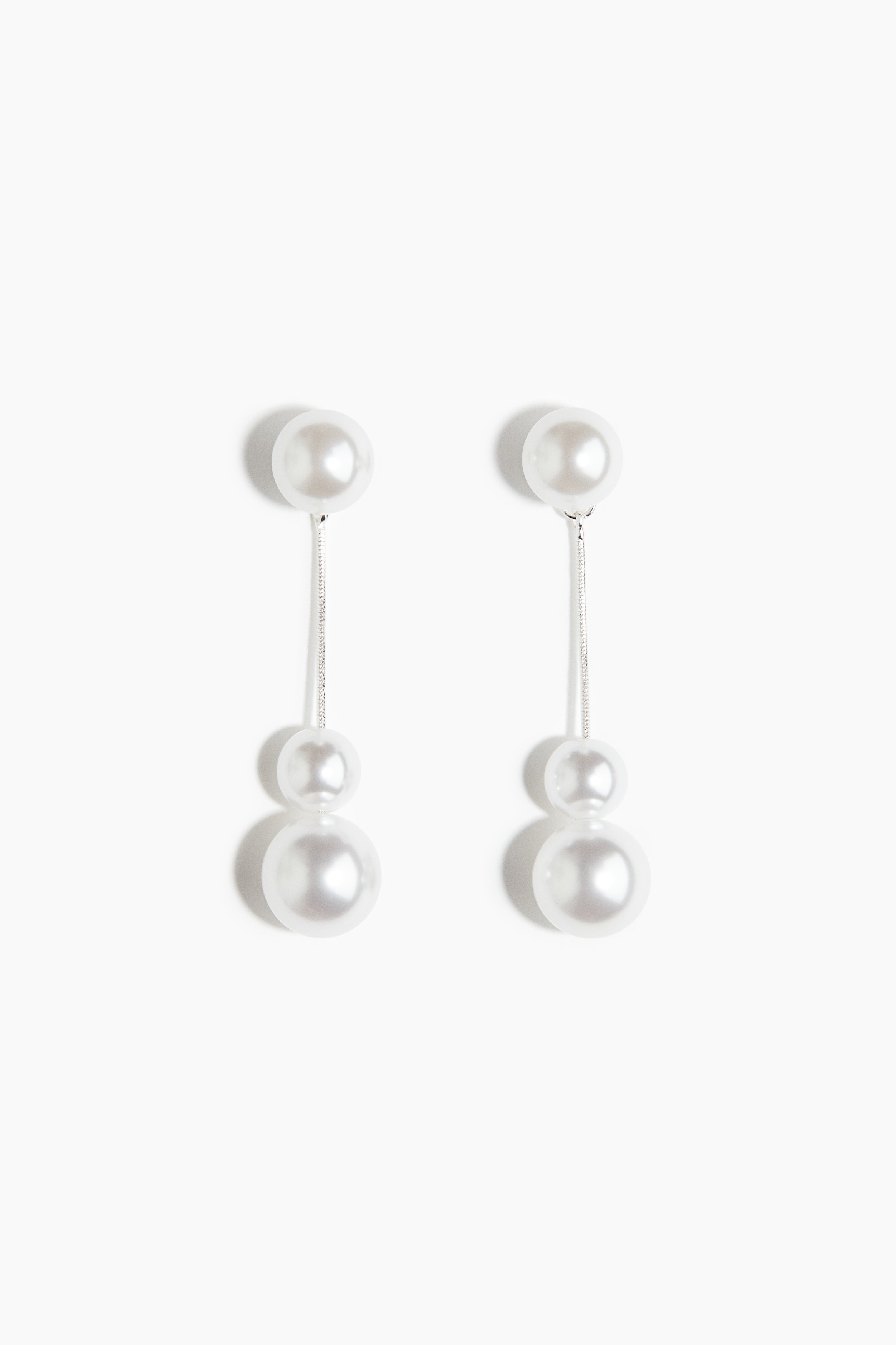 Boucles d'oreilles perles de fantaisie sur chaîne - Blanc/argenté