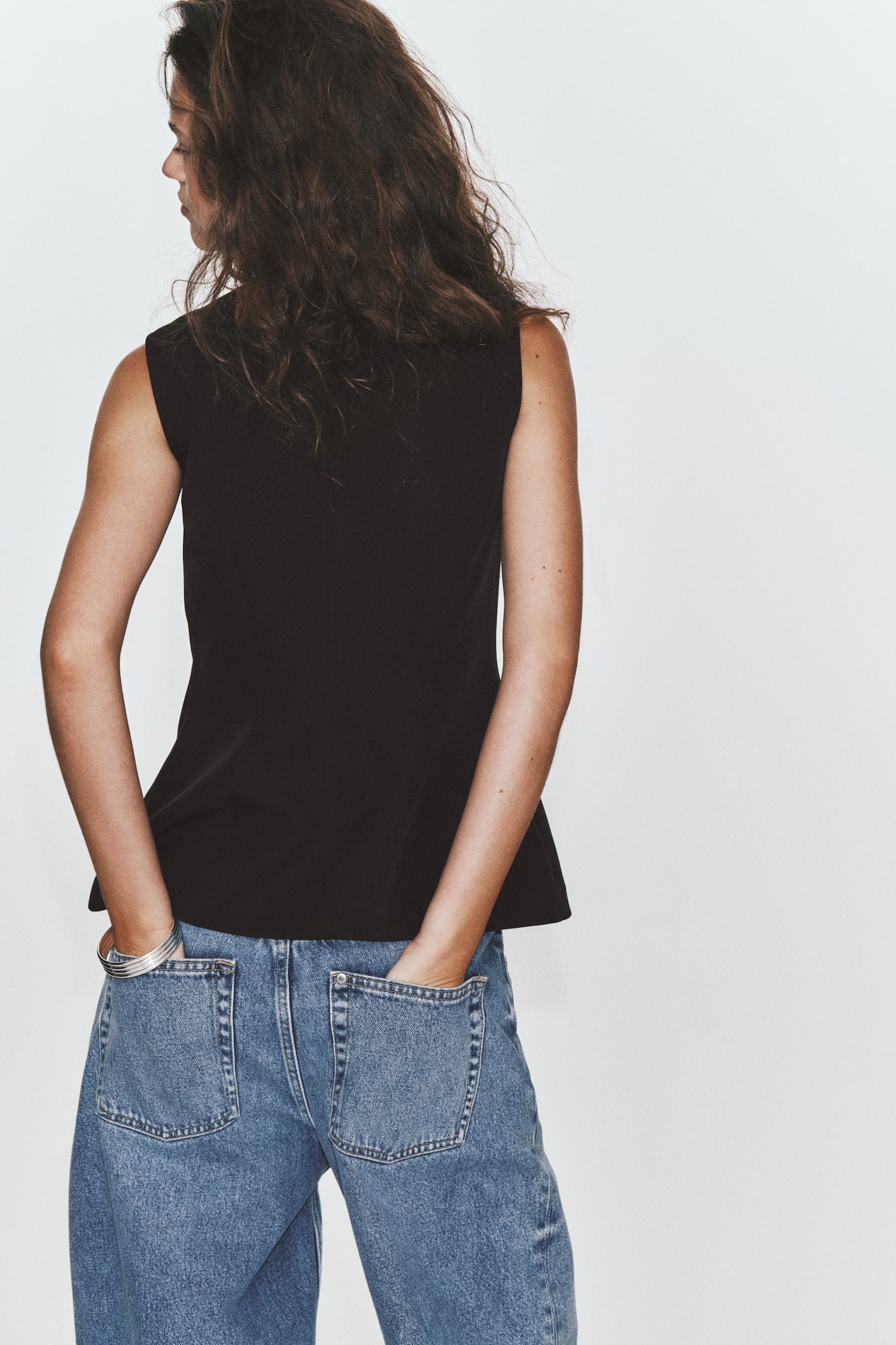 Женский жилет H&M Fitted Vest, цвет: Чёрный — фото 4