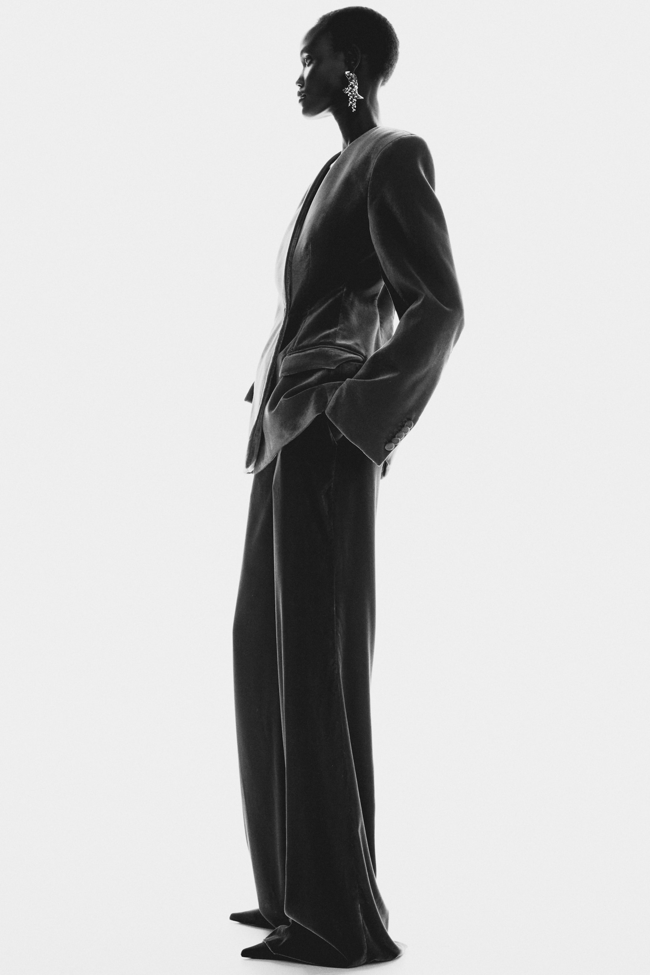 Visualizza immagine più grande: Pantaloni bootcut in velluto - Verde kaki scuro - DONNA | H&M IT 3