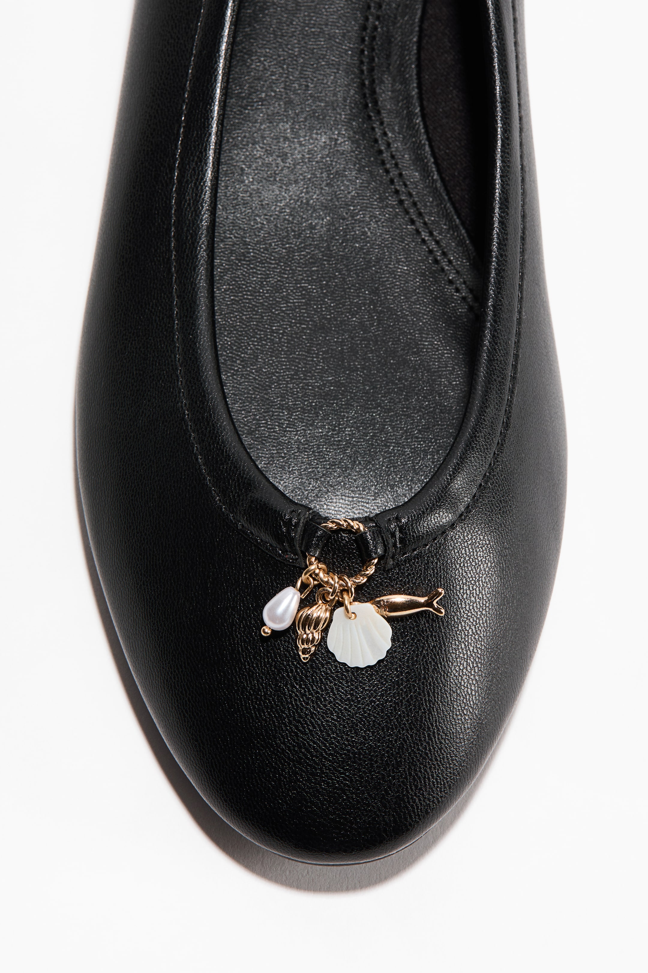 Charm-Detail Flats
