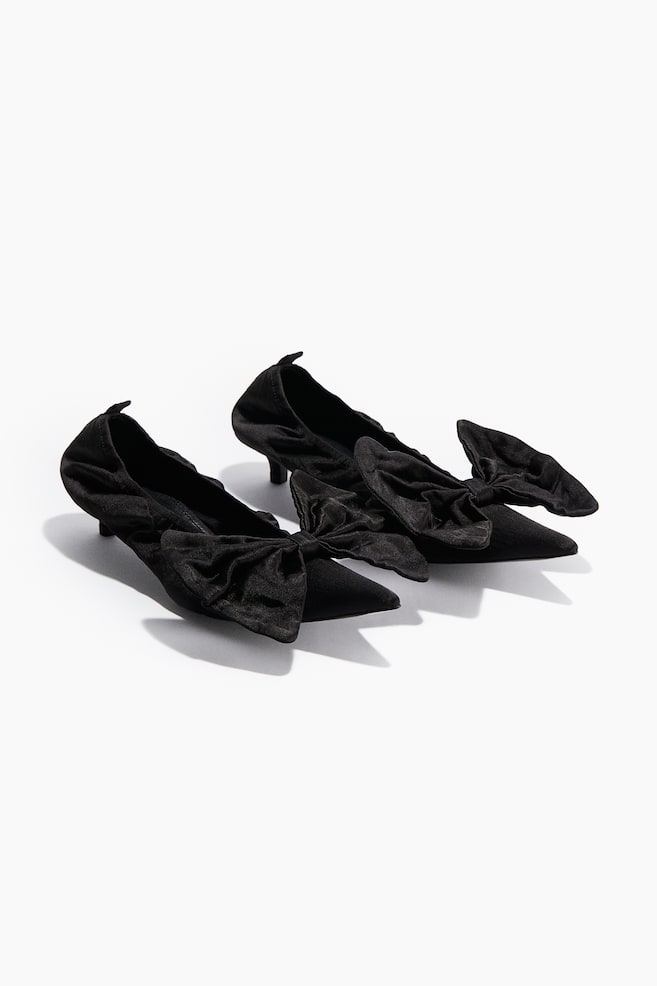 Bow-Detail Pumps - Black - 1