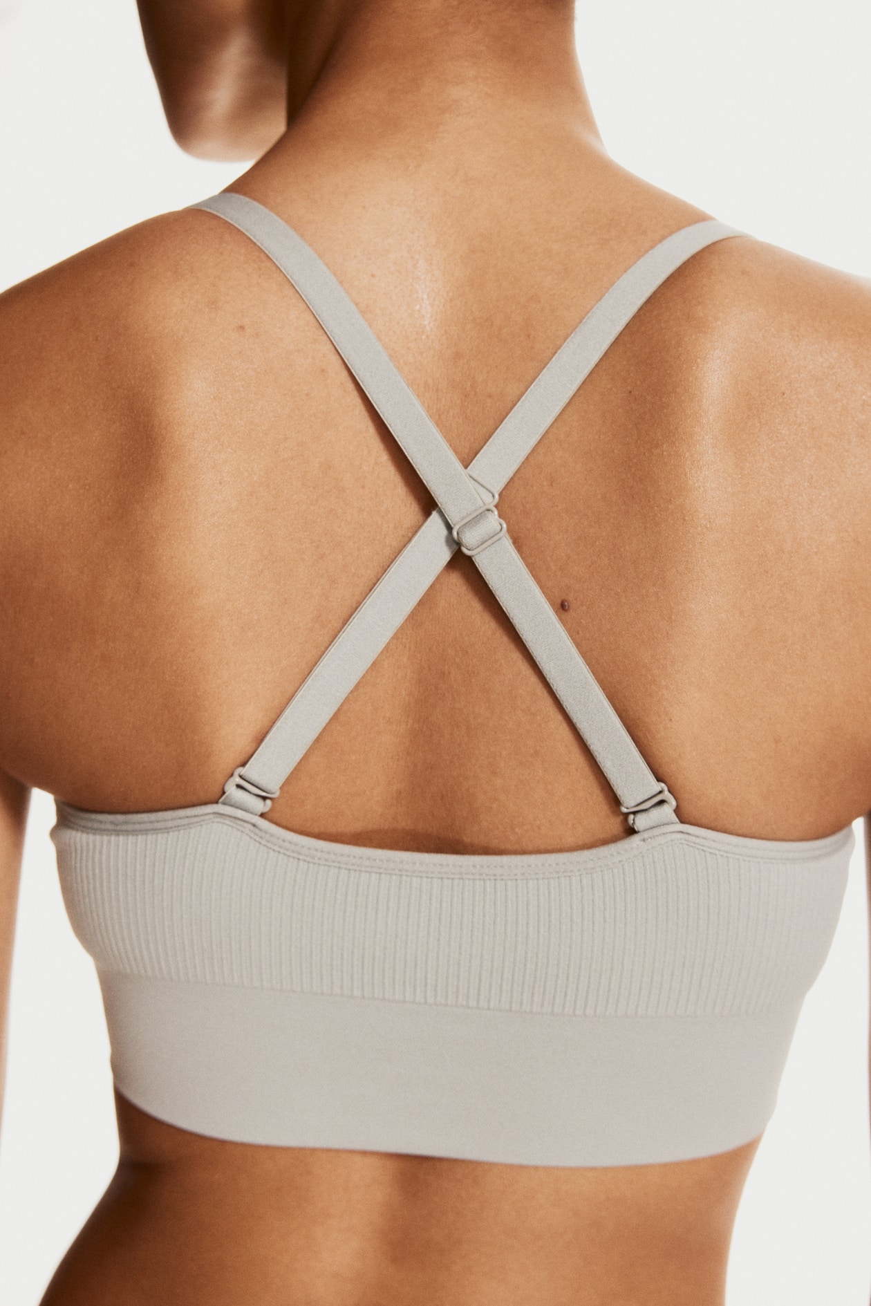Seamless Medium-Support Sports Bra with DryMove - image 2