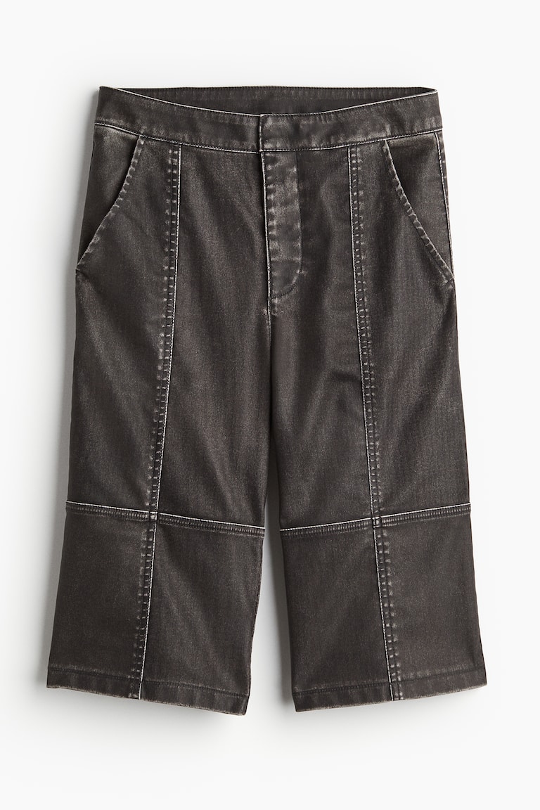 Kapri pantalone istrošenog izgleda