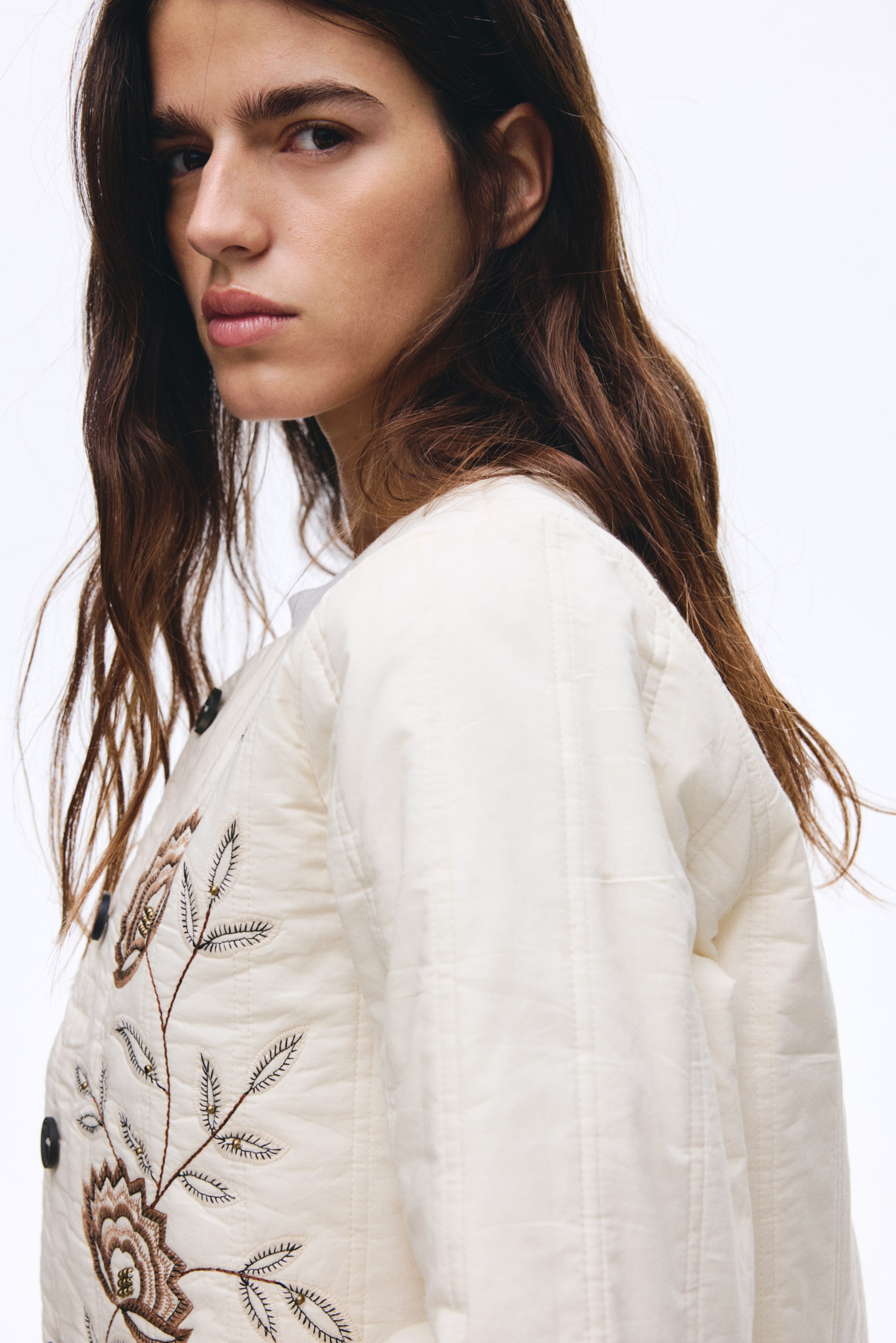 Büyük resmi görüntüle: Quilted jacket - Açık bej/Çiçekli - KADIN | H&M TR 4