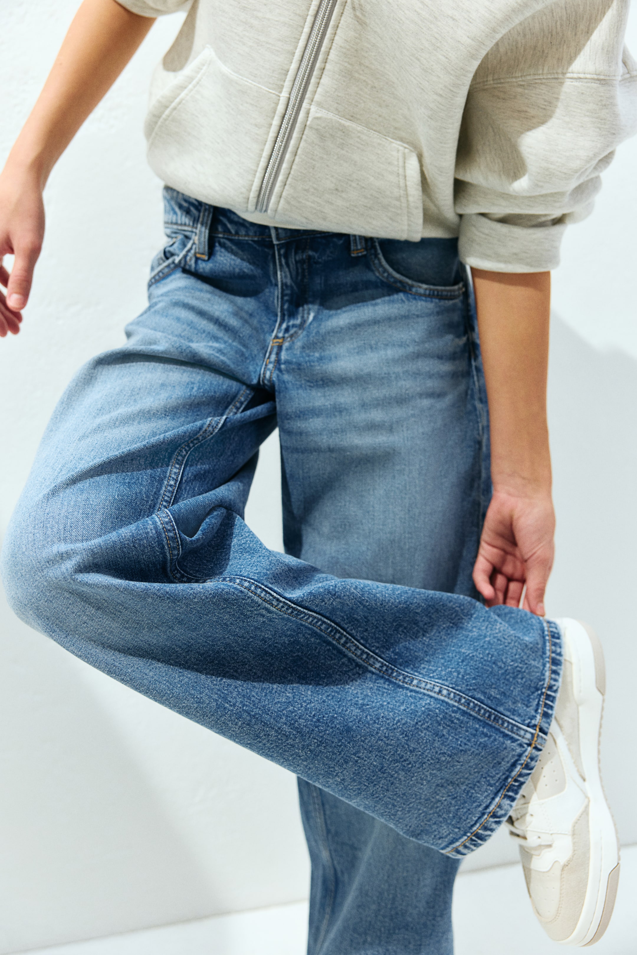 Wide Leg Low Jeans