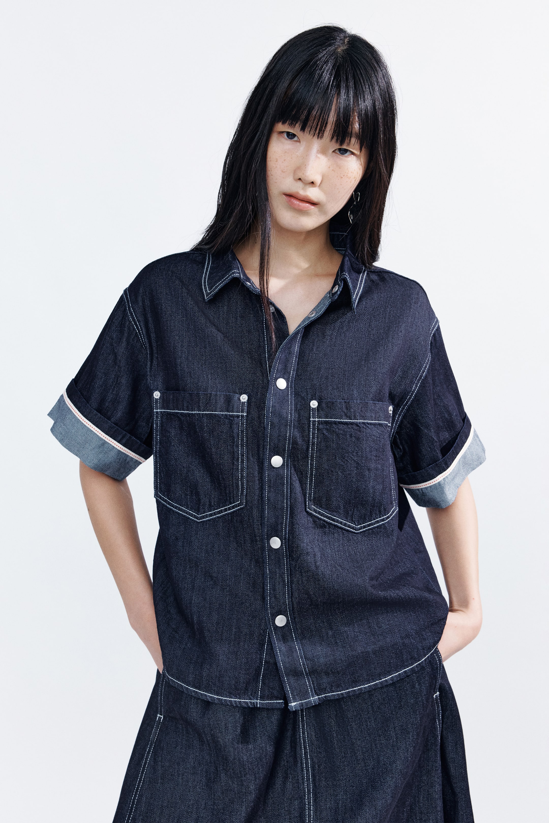 View larger image: Short-Sleeved Denim Shirt - Dark denim blue - Ladies | H&M PH 1