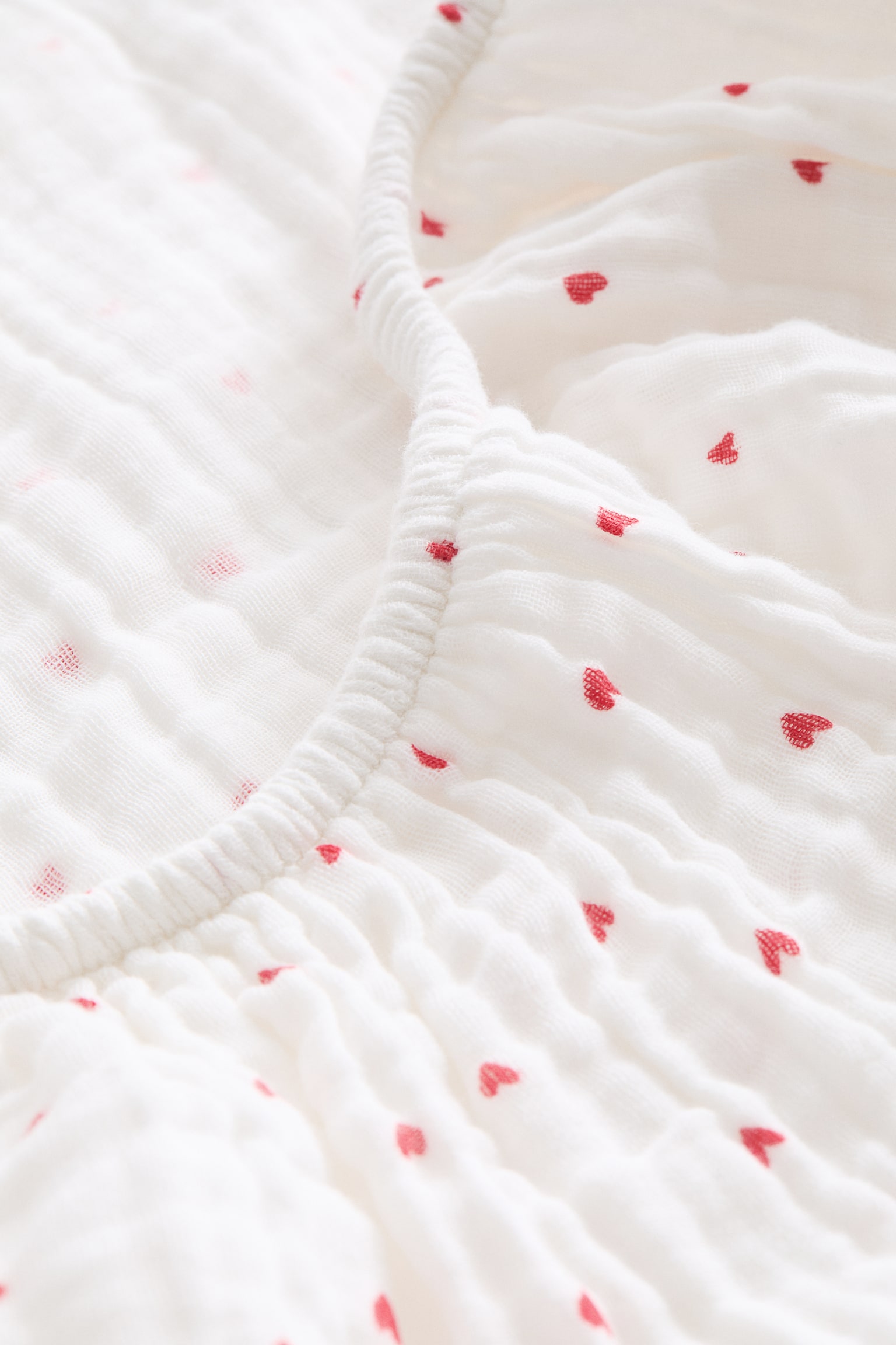 Muslin cot fitted sheet - White/Hearts - 2