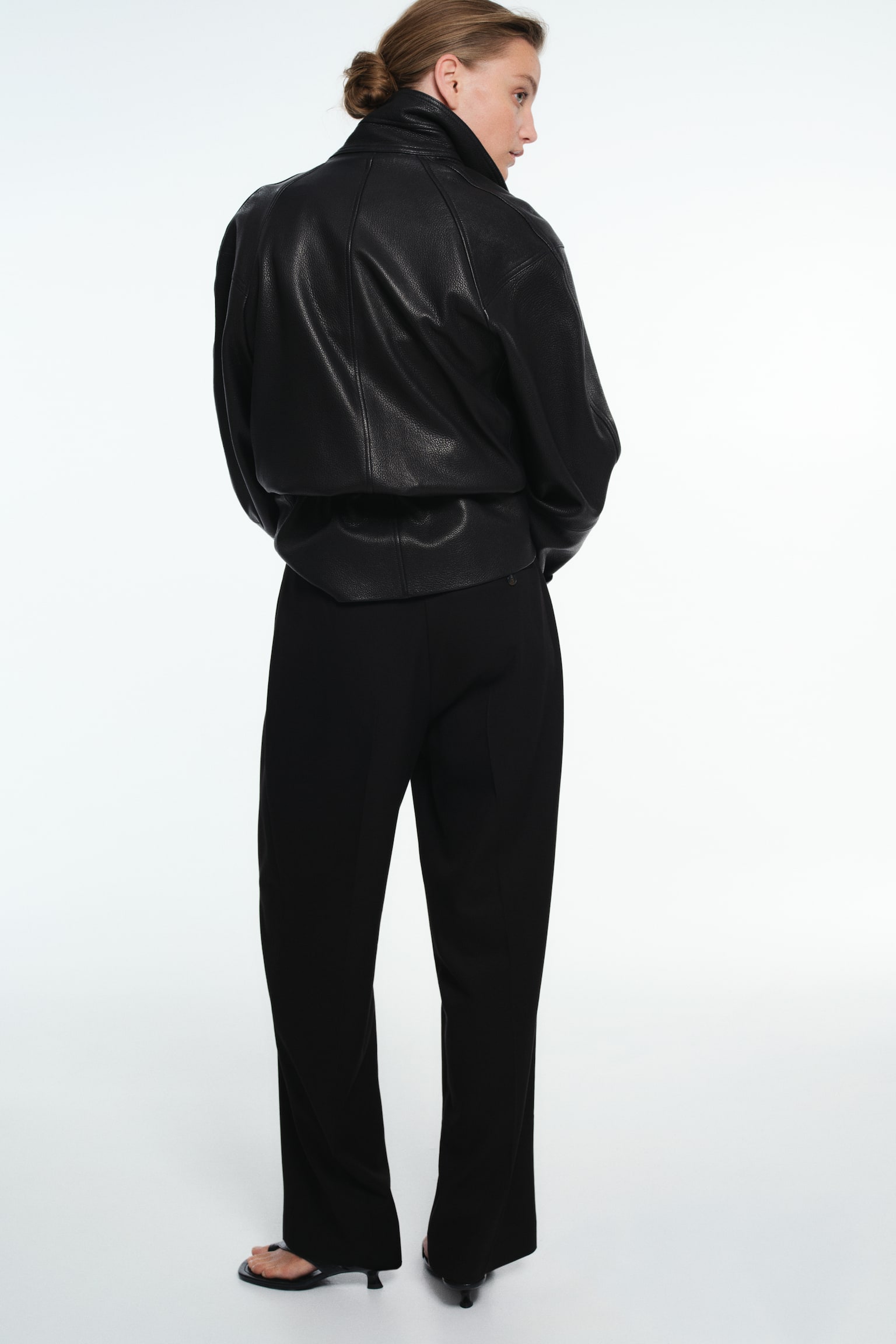 Женские брюки H&M Dressy Barrel-Leg, цвет: Чёрный — фото 4